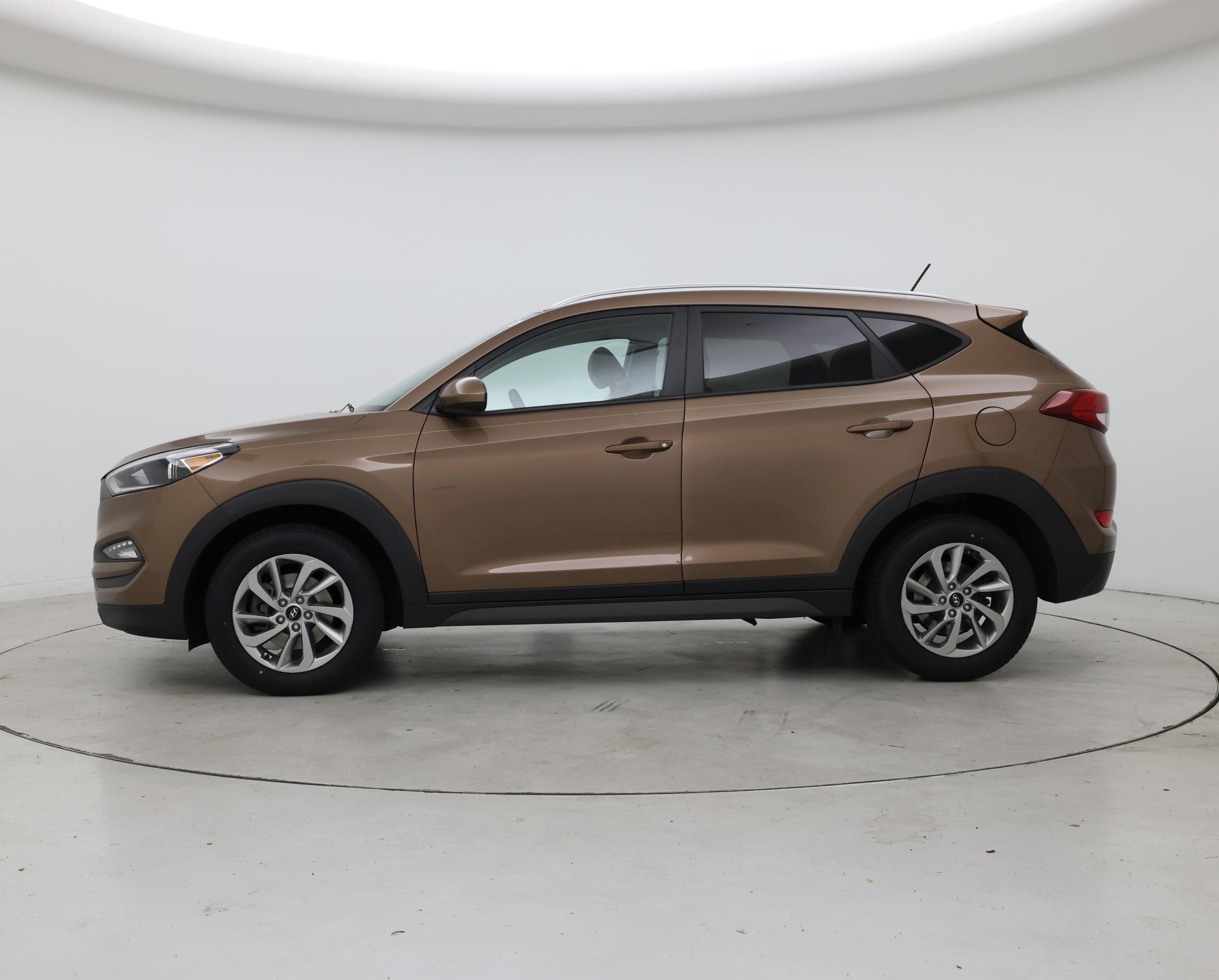 Thumbnail: 2016 Hyundai Tucson - 3