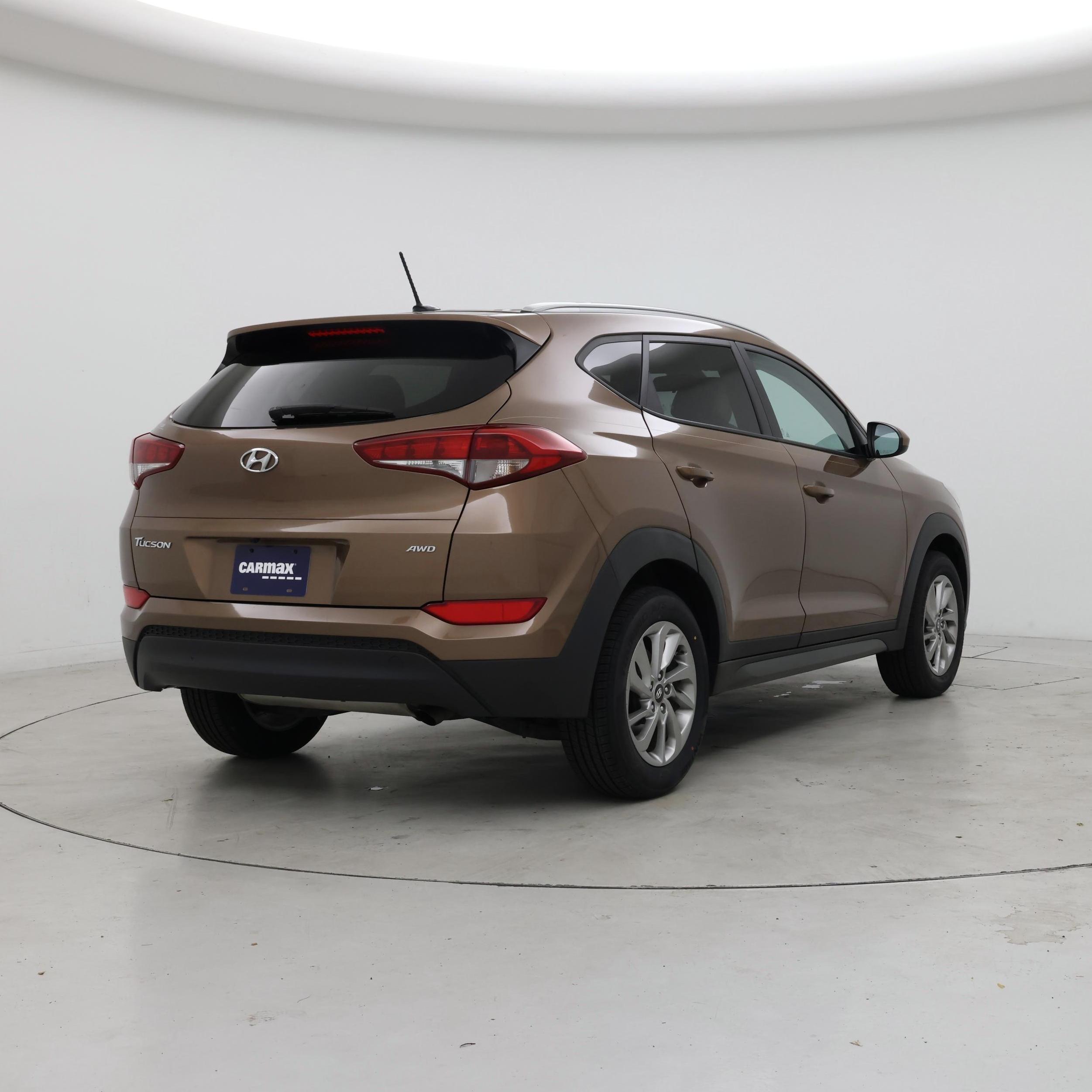 Thumbnail: 2016 Hyundai Tucson - 8