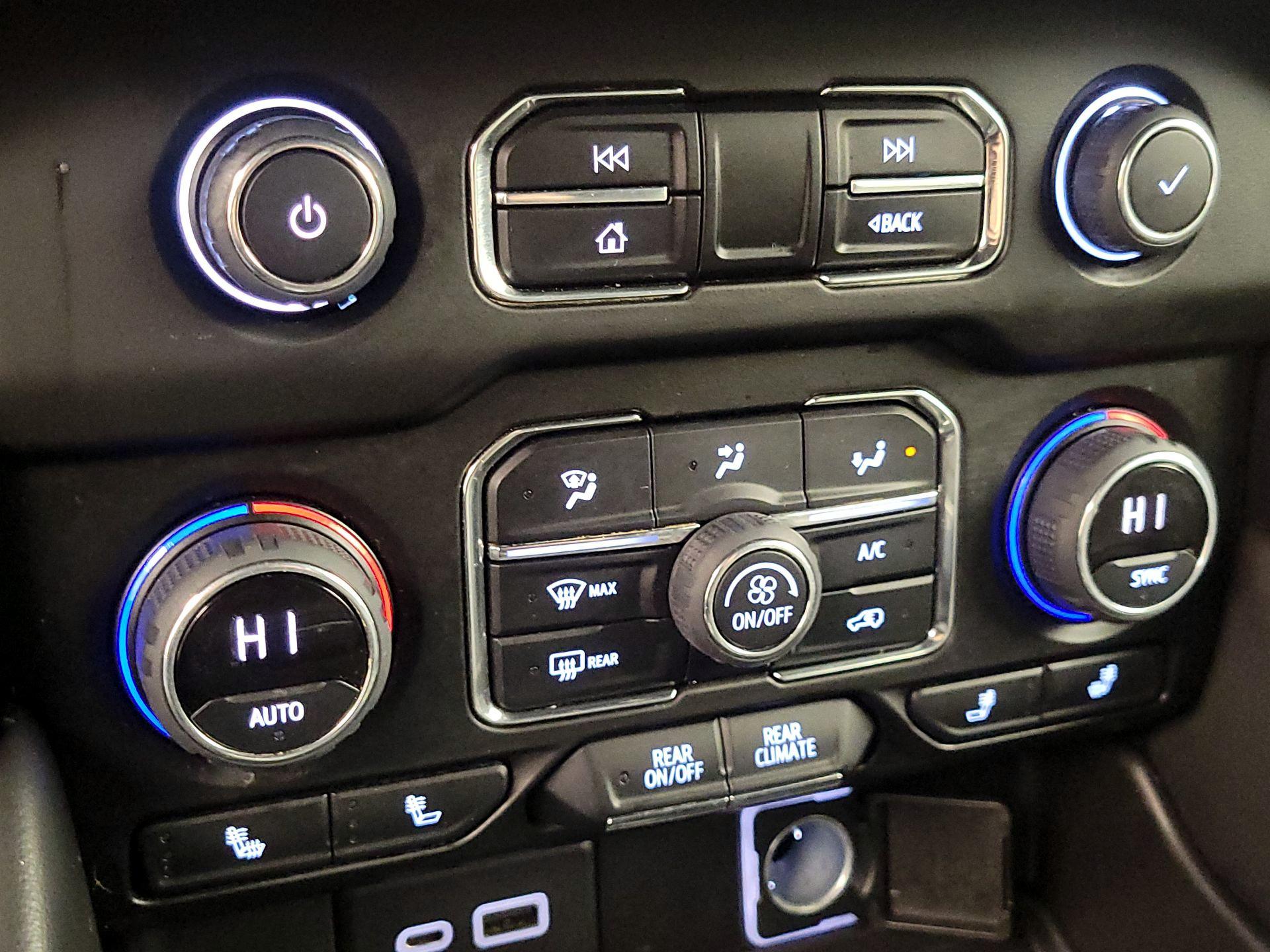 Thumbnail: 2021 Chevrolet Tahoe - 16