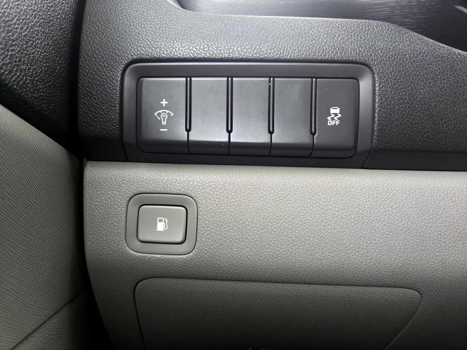 Thumbnail: 2018 Kia Sedona - 13