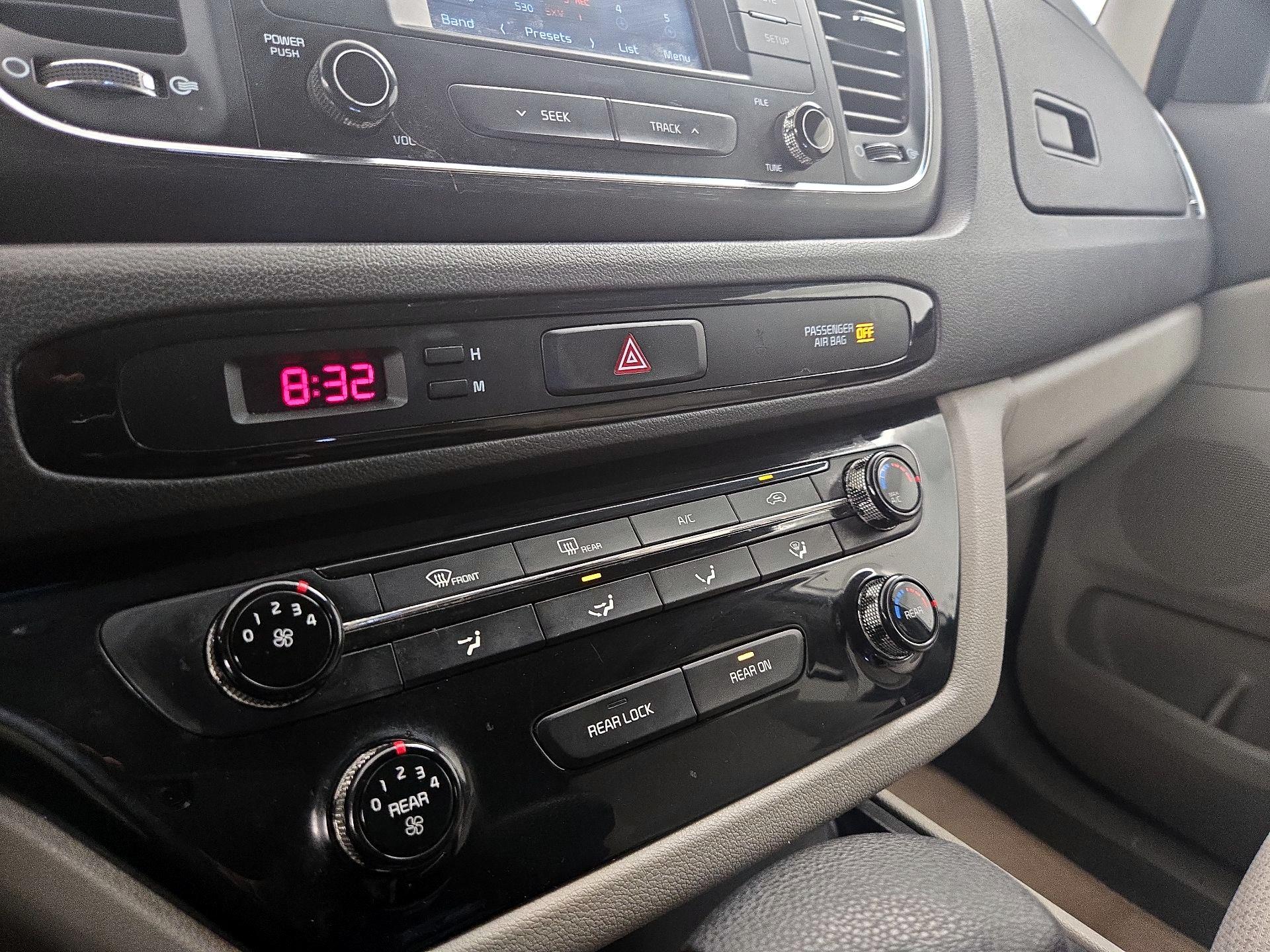 Thumbnail: 2018 Kia Sedona - 16