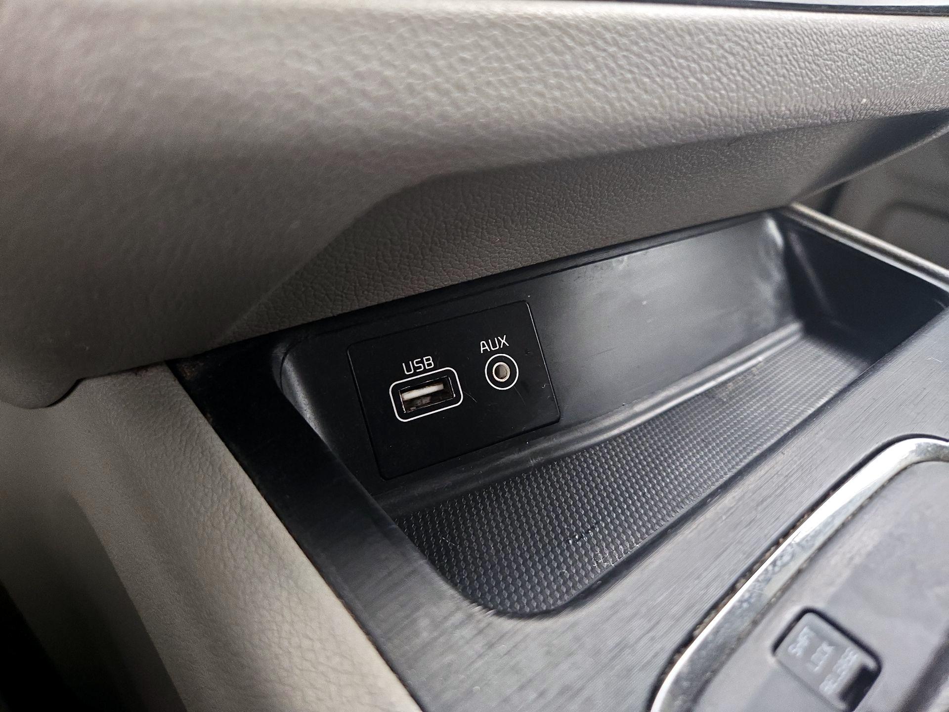 Thumbnail: 2018 Kia Sedona - 18