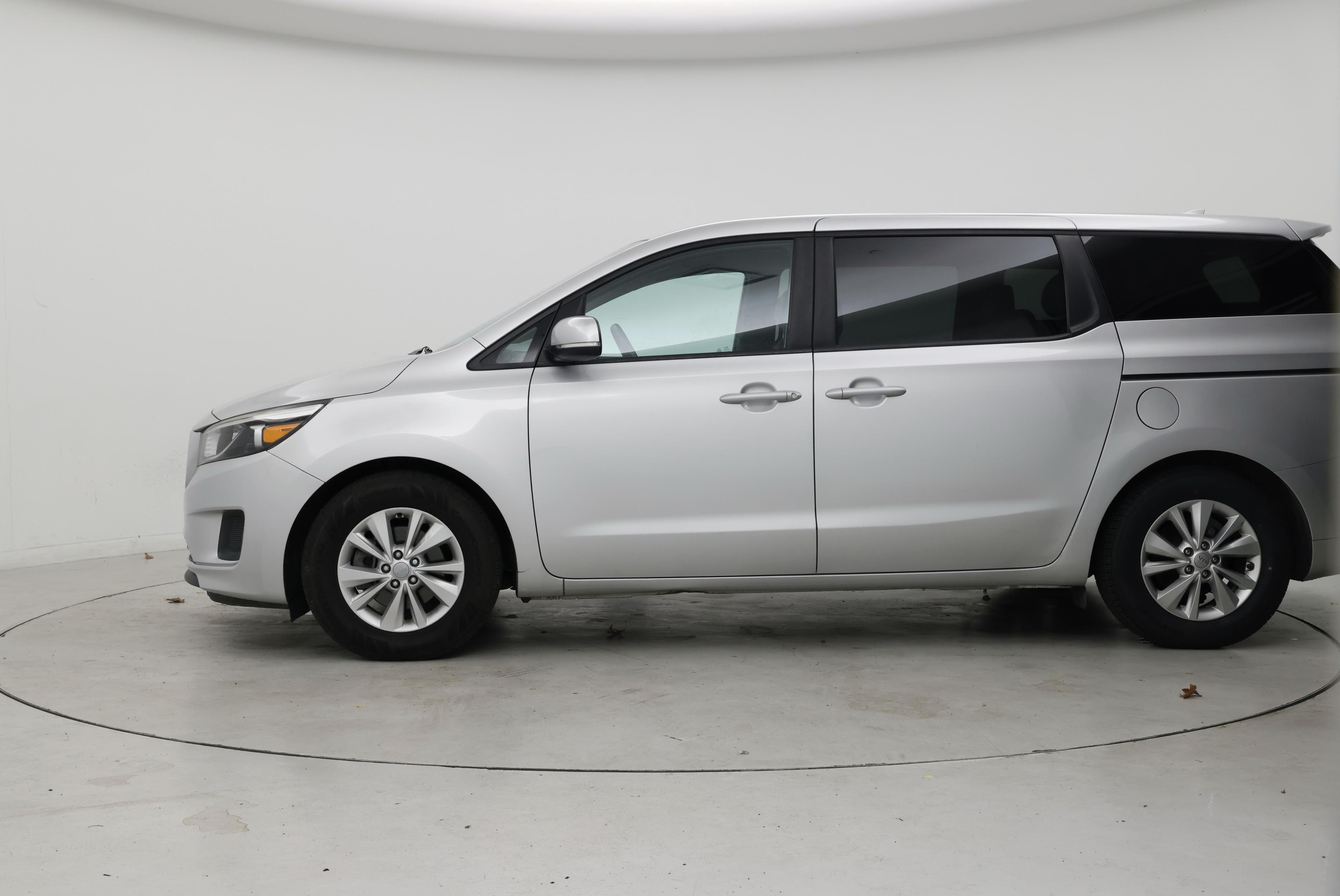 Thumbnail: 2018 Kia Sedona - 3