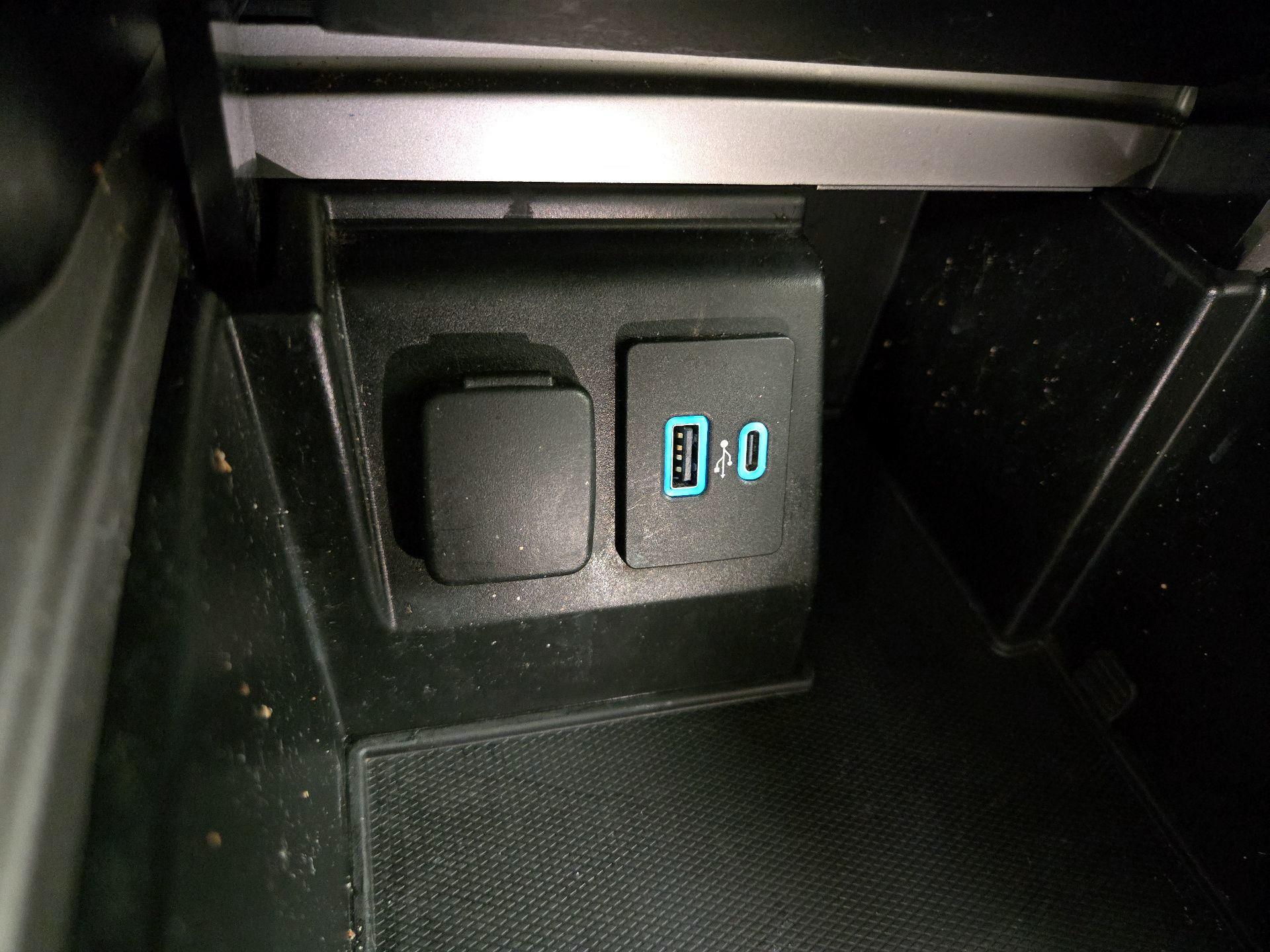 Thumbnail: 2020 Ford Explorer - 19