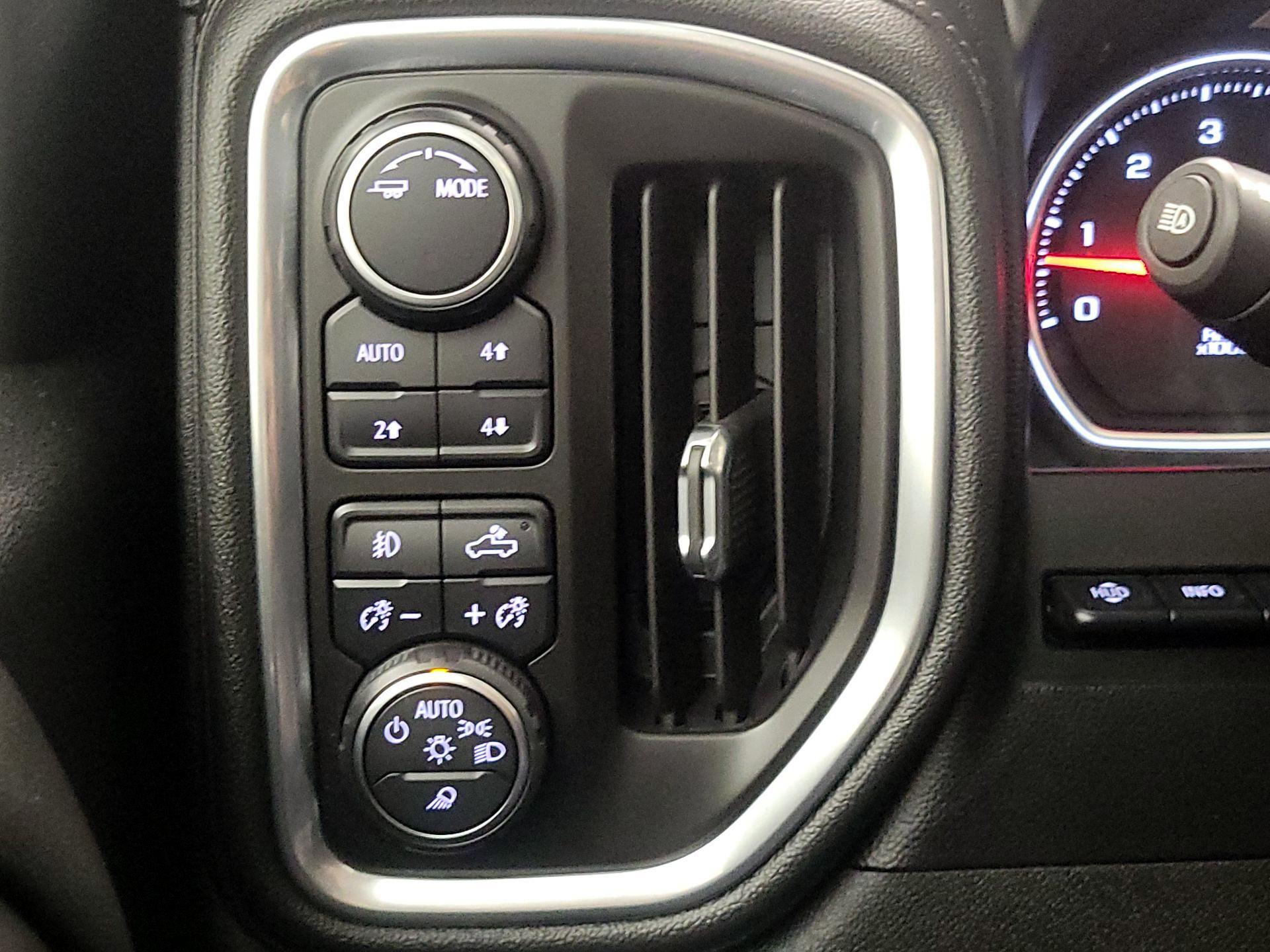 Thumbnail: 2020 Chevrolet Silverado 3500 - 11