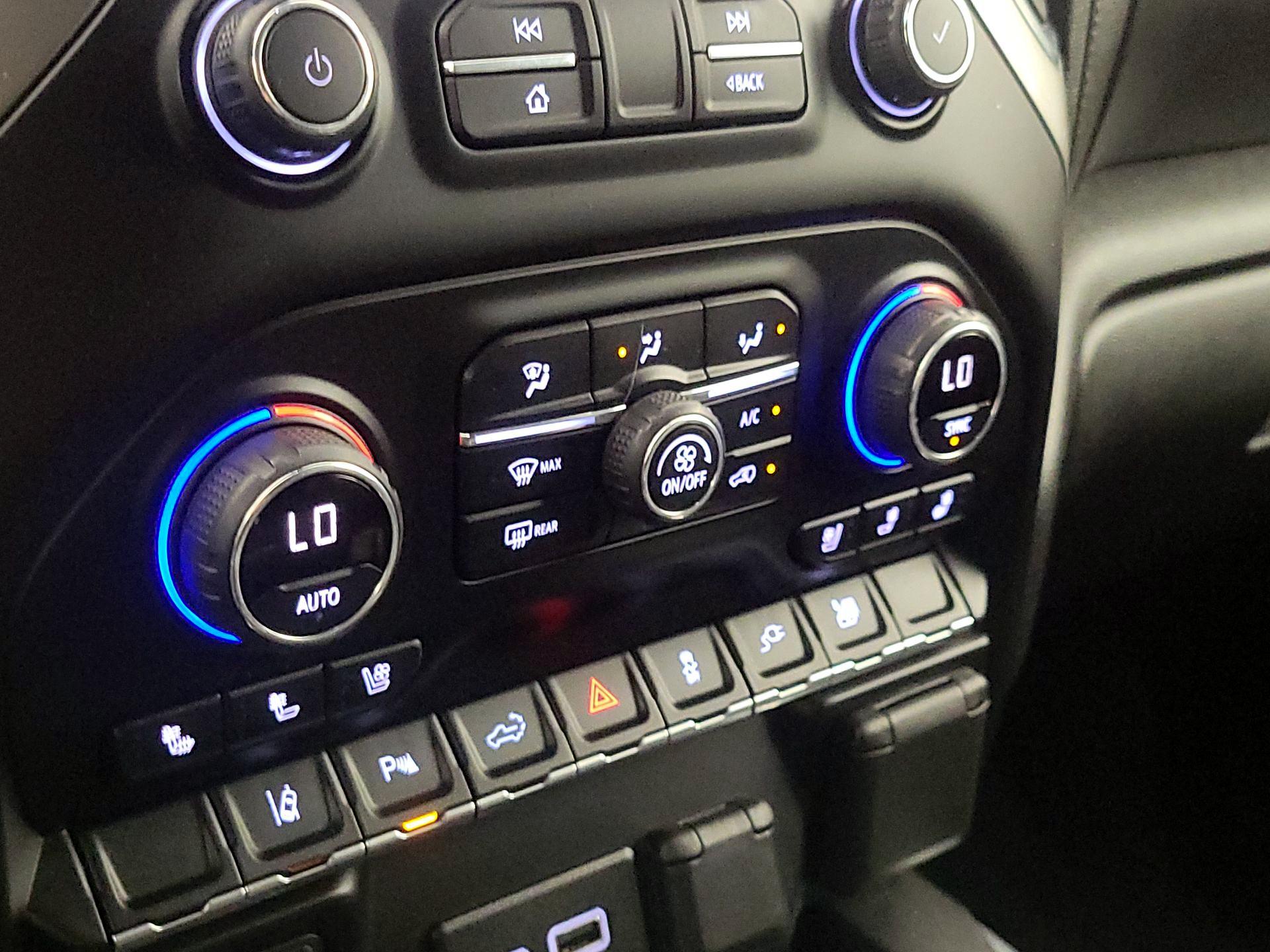 Thumbnail: 2020 Chevrolet Silverado 3500 - 14