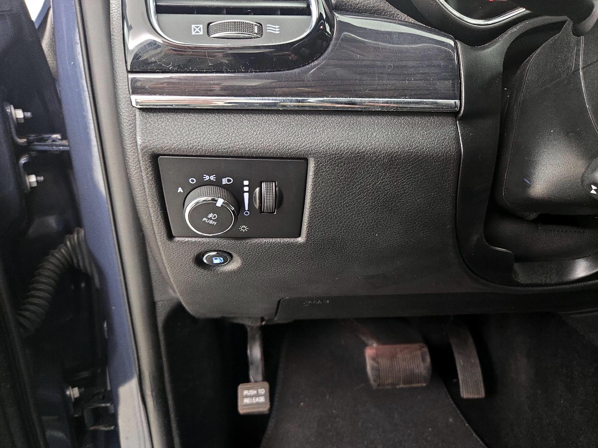 Thumbnail: 2019 Jeep Grand Cherokee - 13