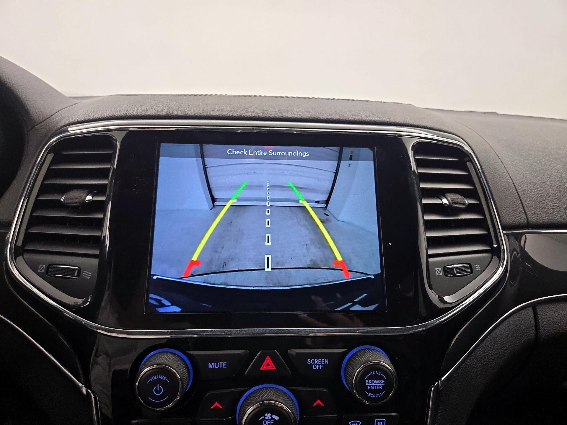 Thumbnail: 2019 Jeep Grand Cherokee - 15