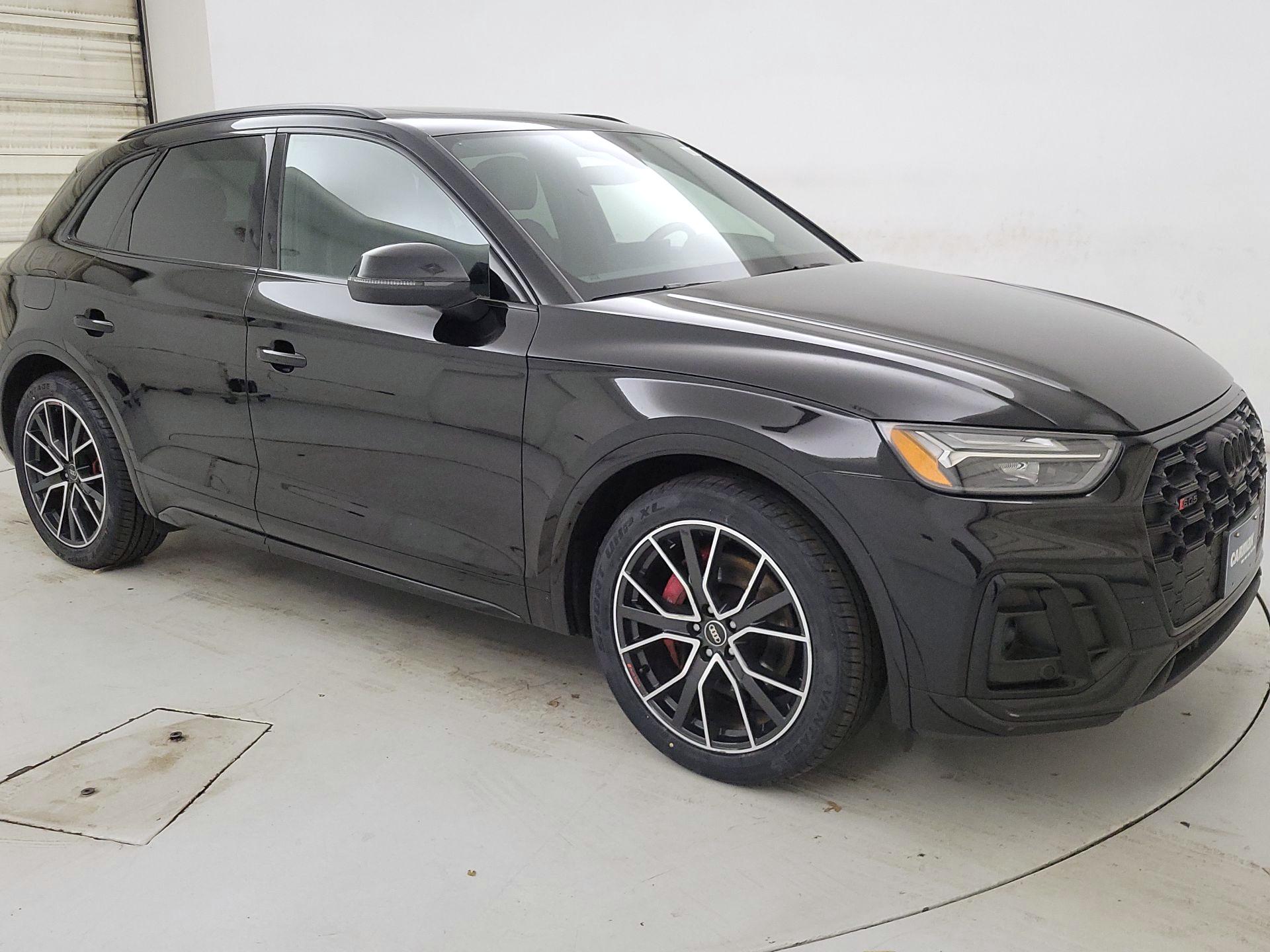 Thumbnail: 2022 Audi SQ5 - 1