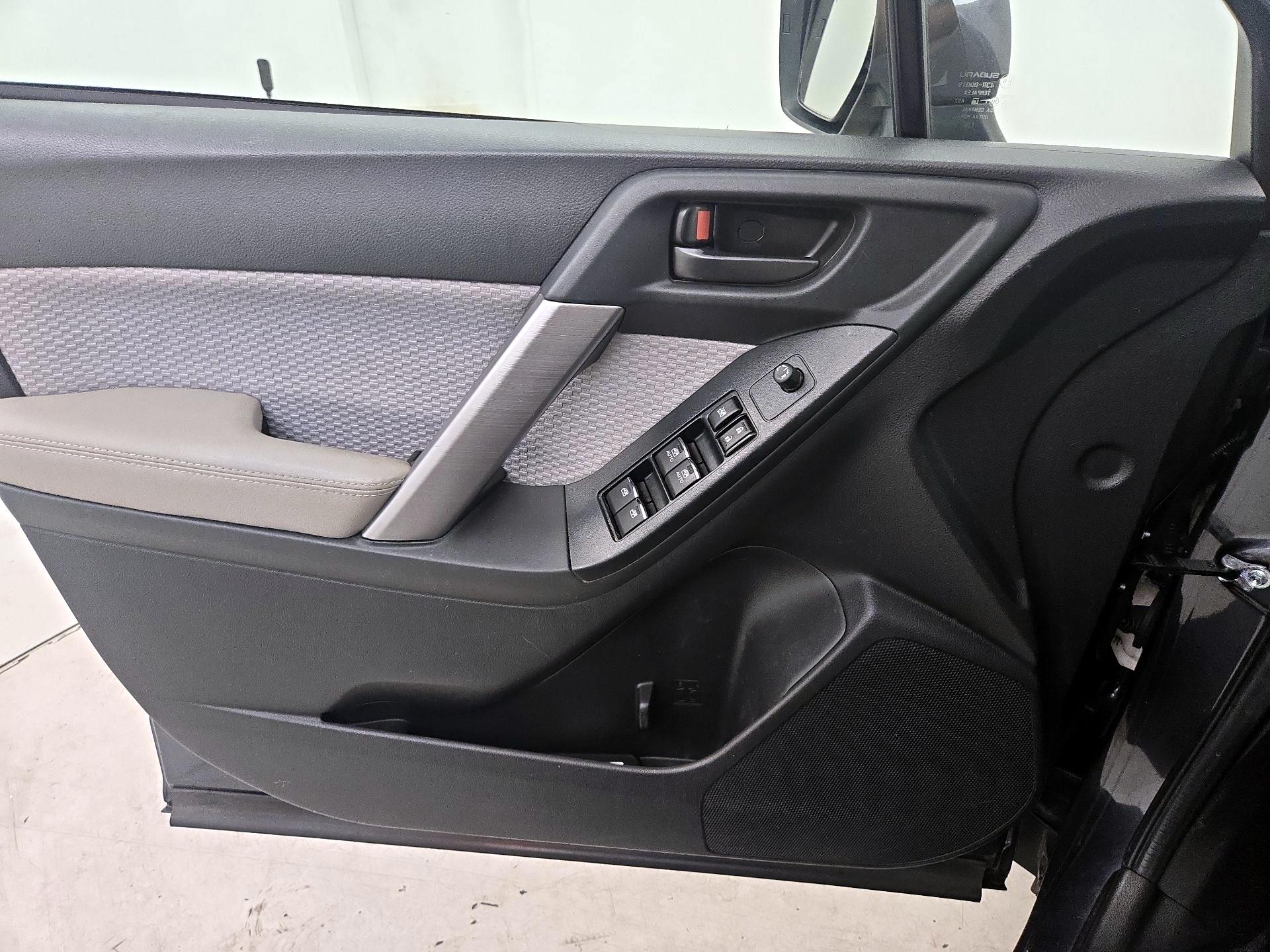 Thumbnail: 2017 Subaru Forester - 12