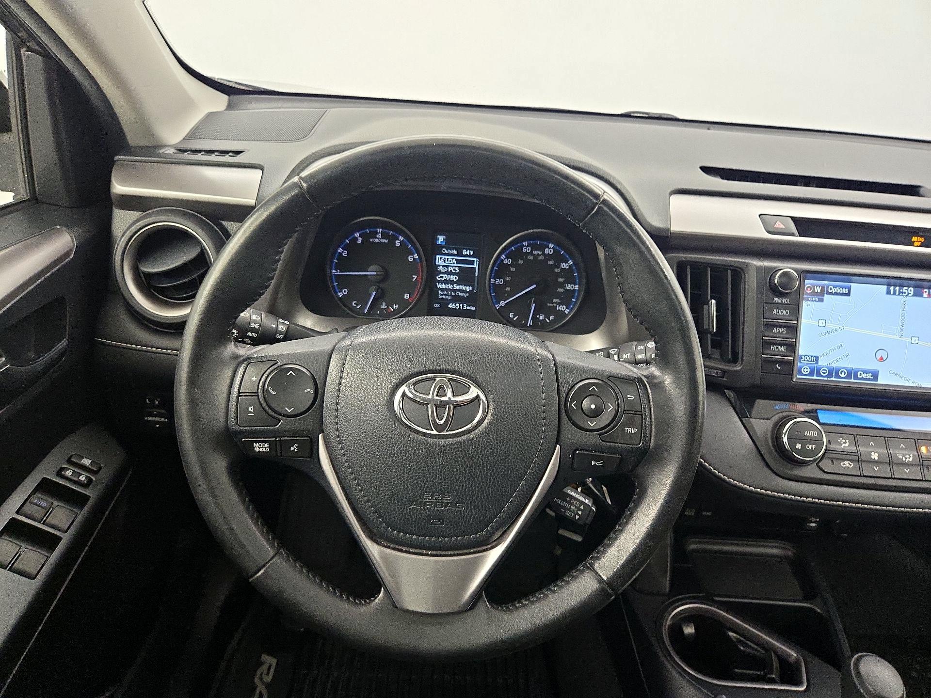 Thumbnail: 2017 Toyota RAV4 - 10