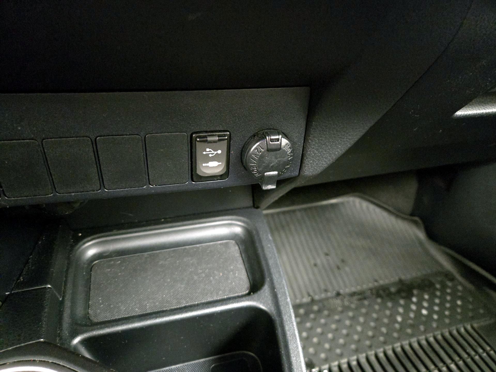 Thumbnail: 2017 Toyota RAV4 - 19