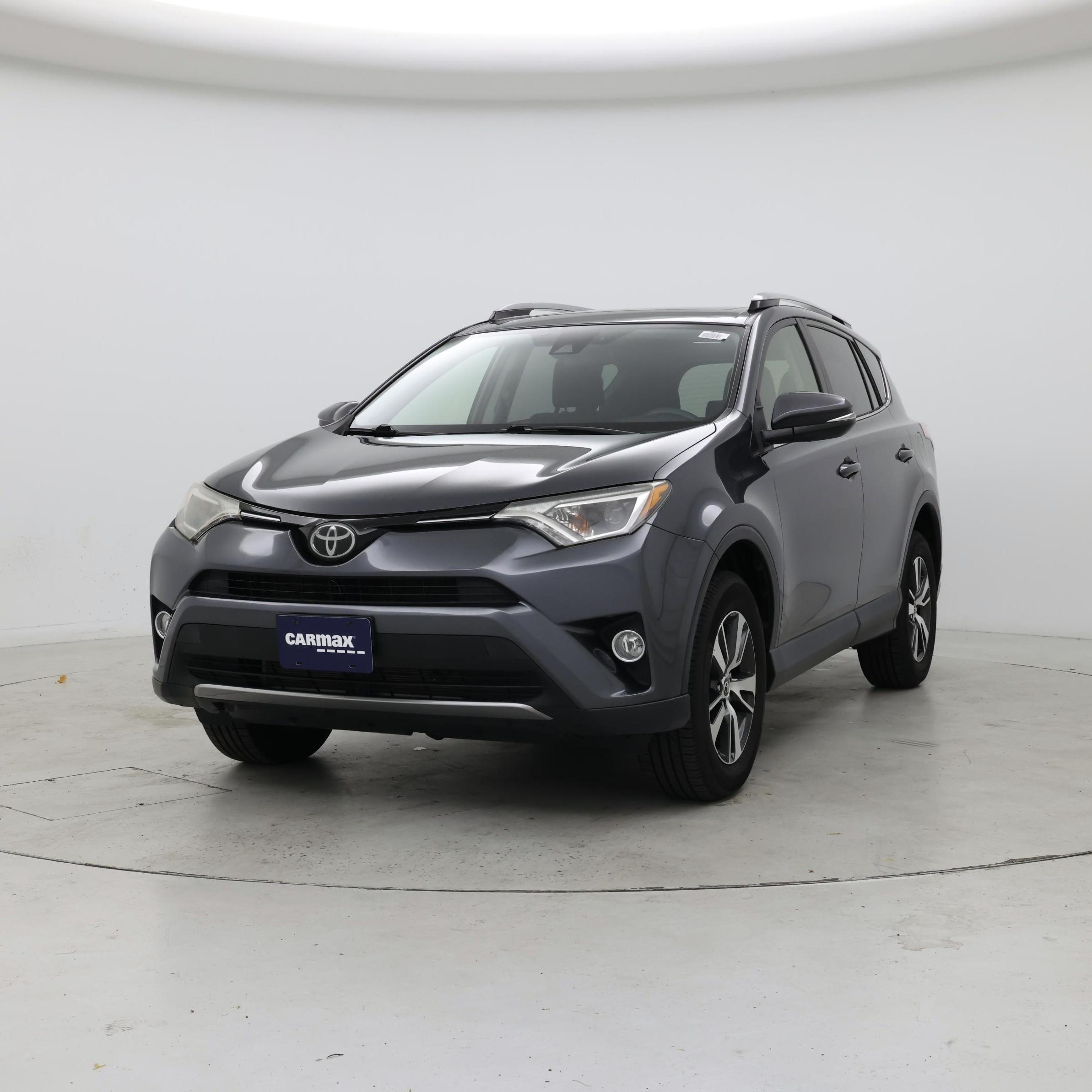 Thumbnail: 2017 Toyota RAV4 - 4