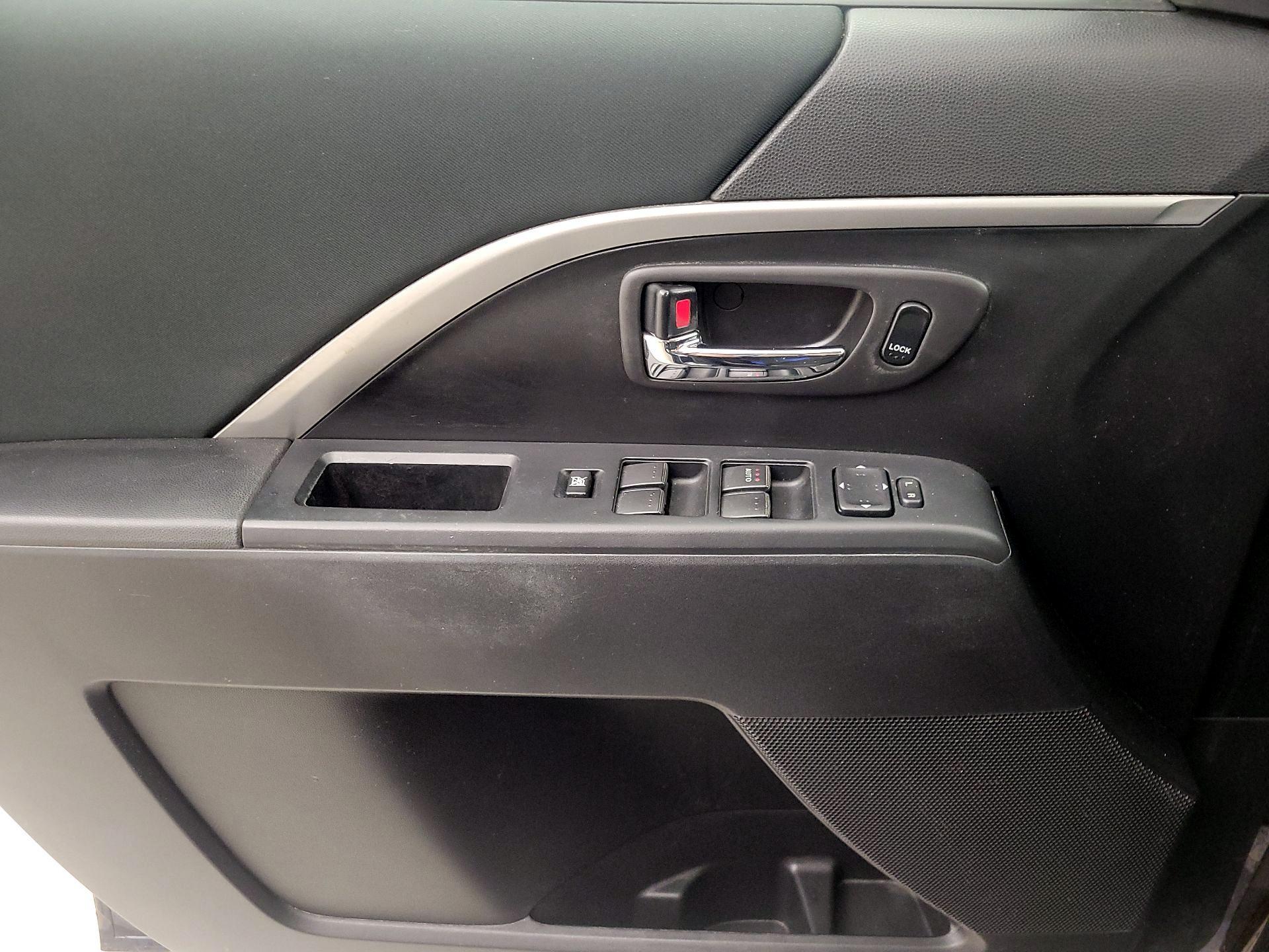 Thumbnail: 2015 Mazda Mazda5 - 12