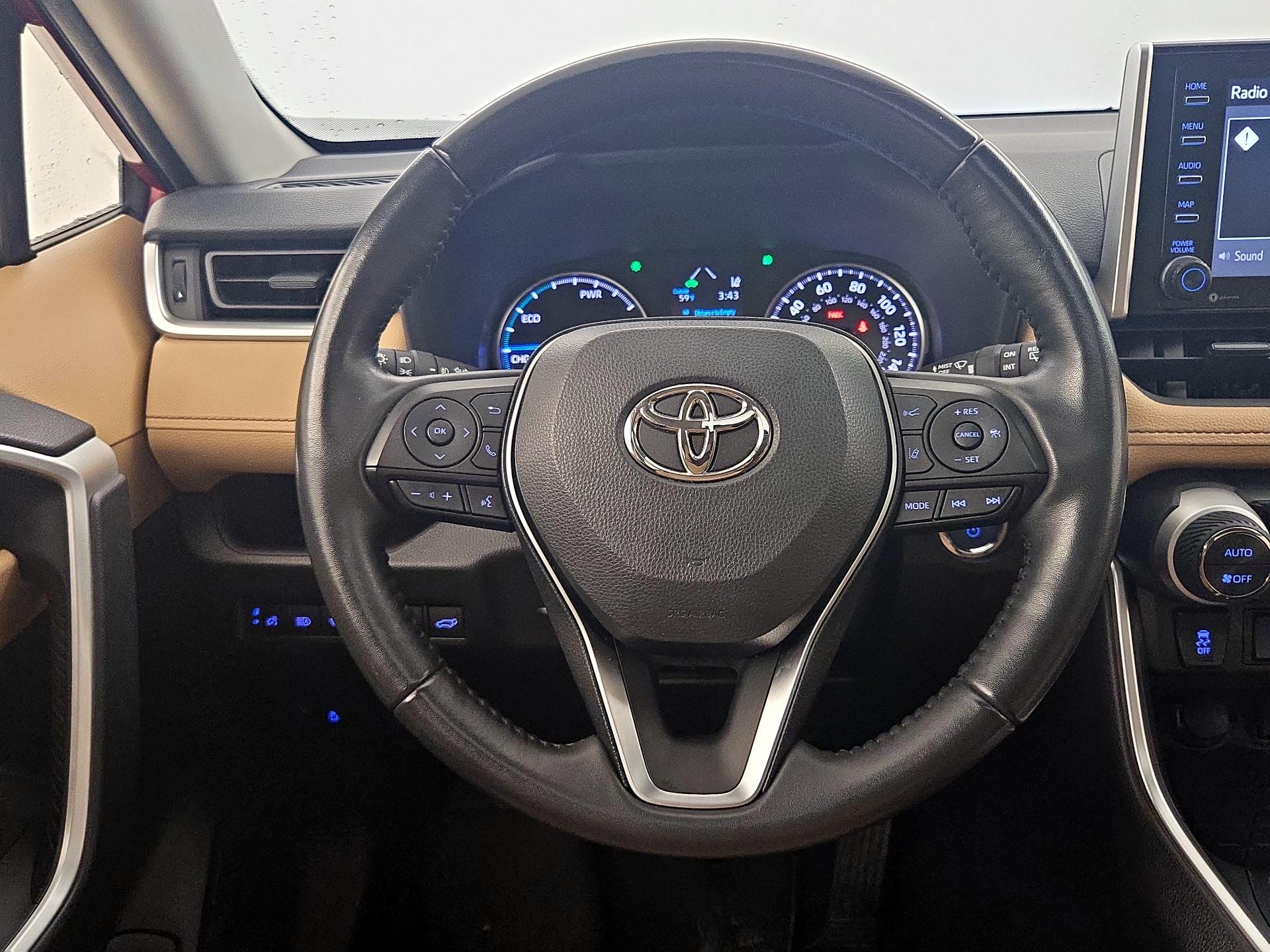 Thumbnail: 2021 Toyota RAV4 - 10
