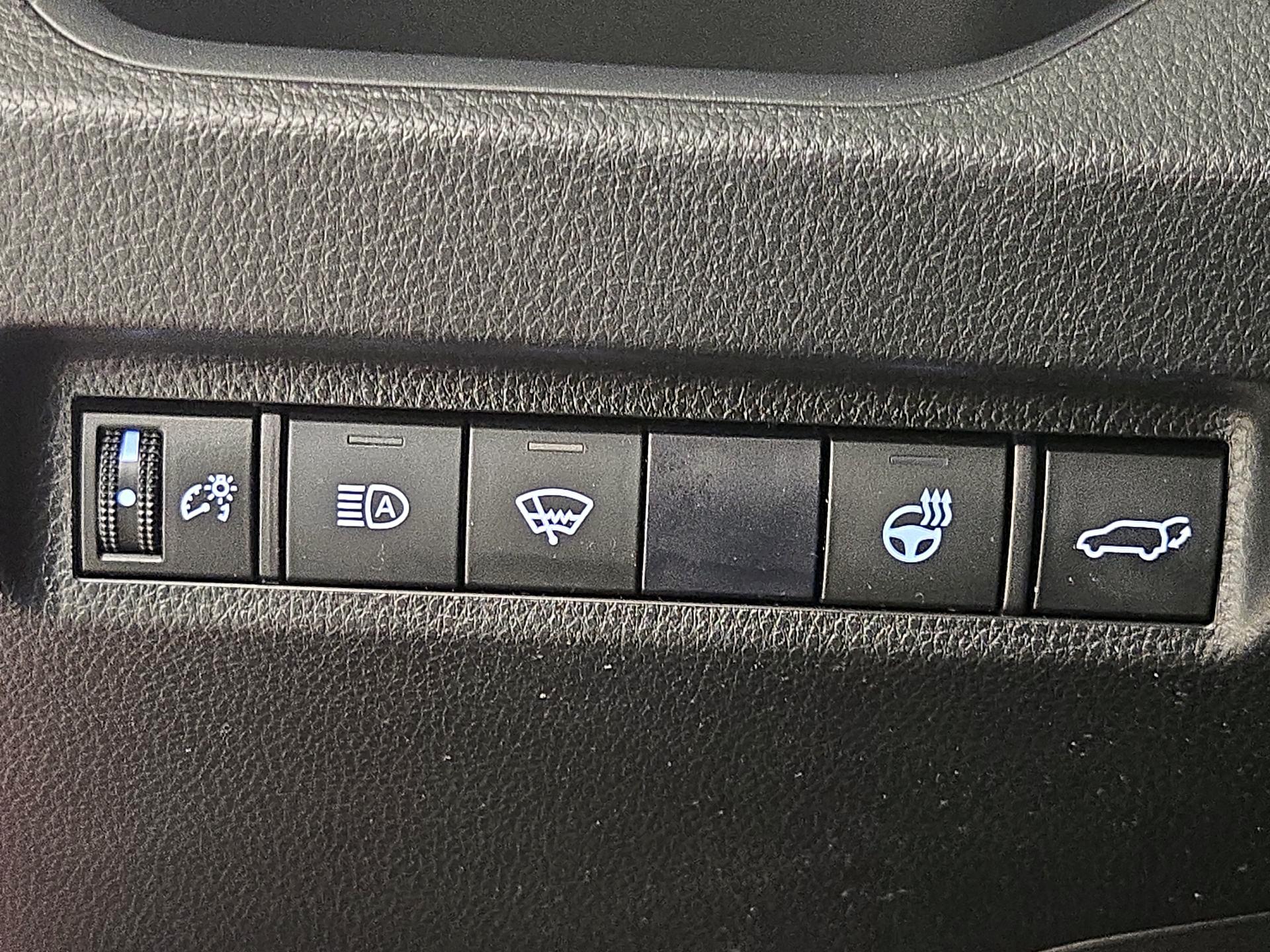 Thumbnail: 2021 Toyota RAV4 - 13