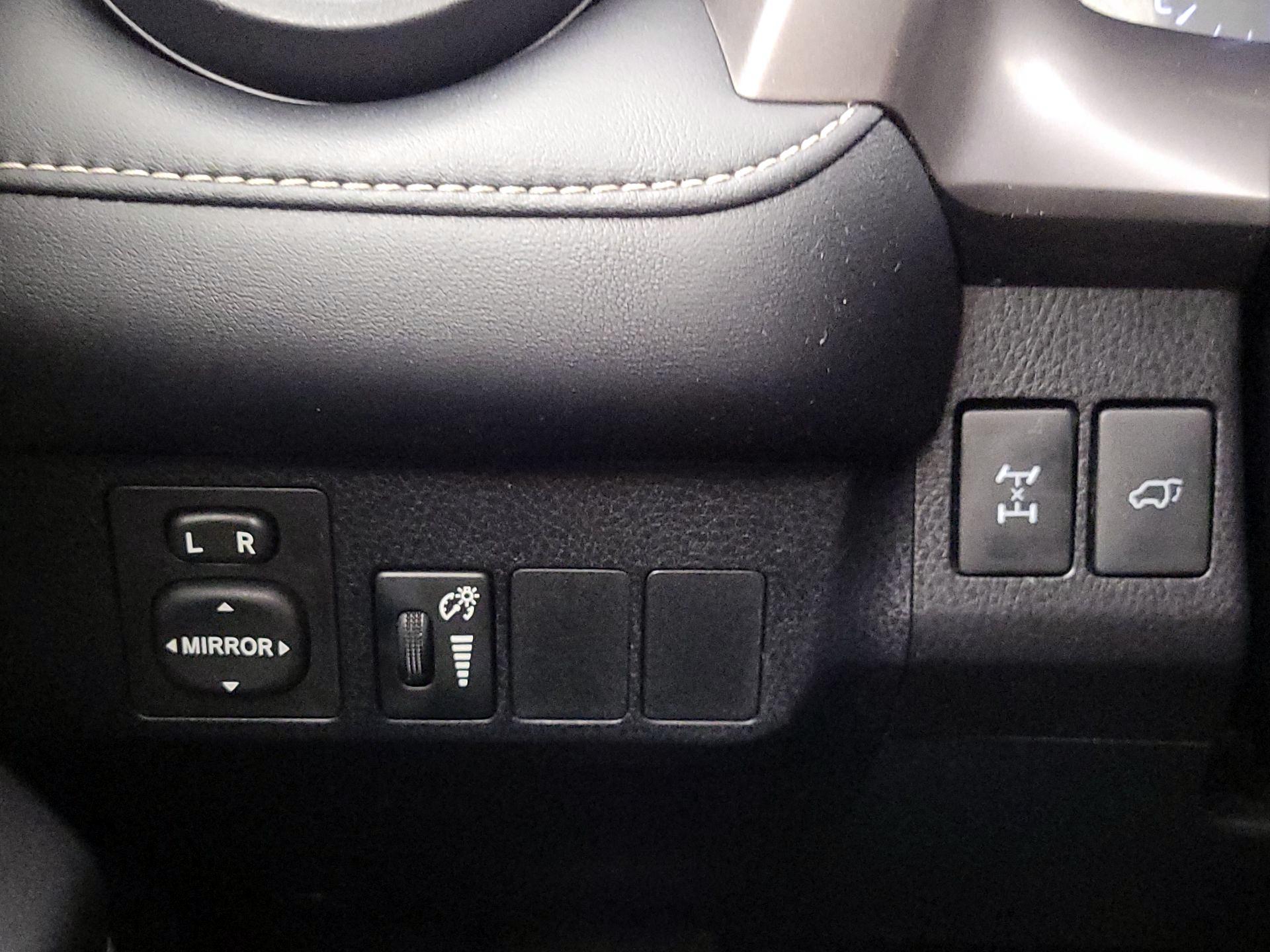 Thumbnail: 2016 Toyota RAV4 - 13