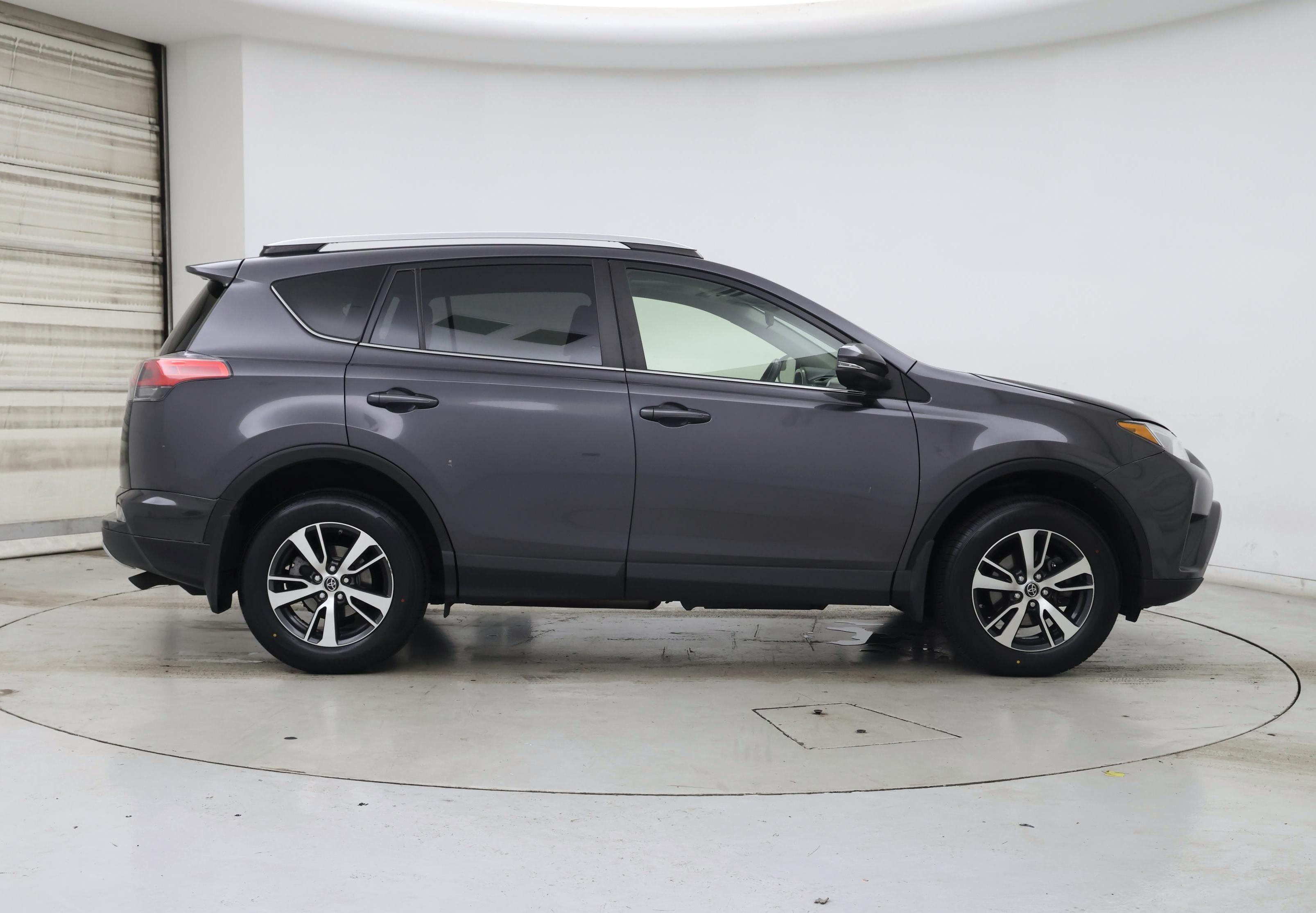 Thumbnail: 2016 Toyota RAV4 - 7