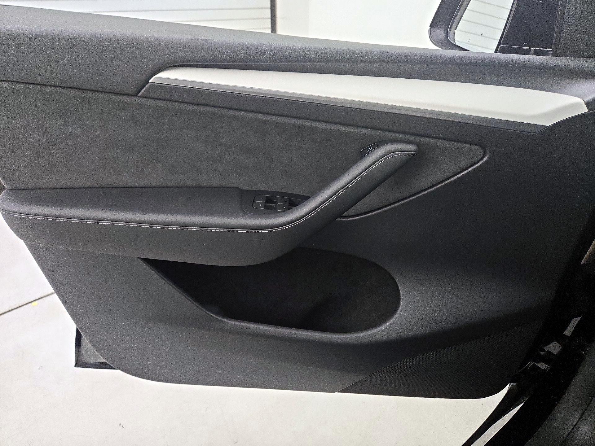 Thumbnail: 2023 Tesla Model Y - 12