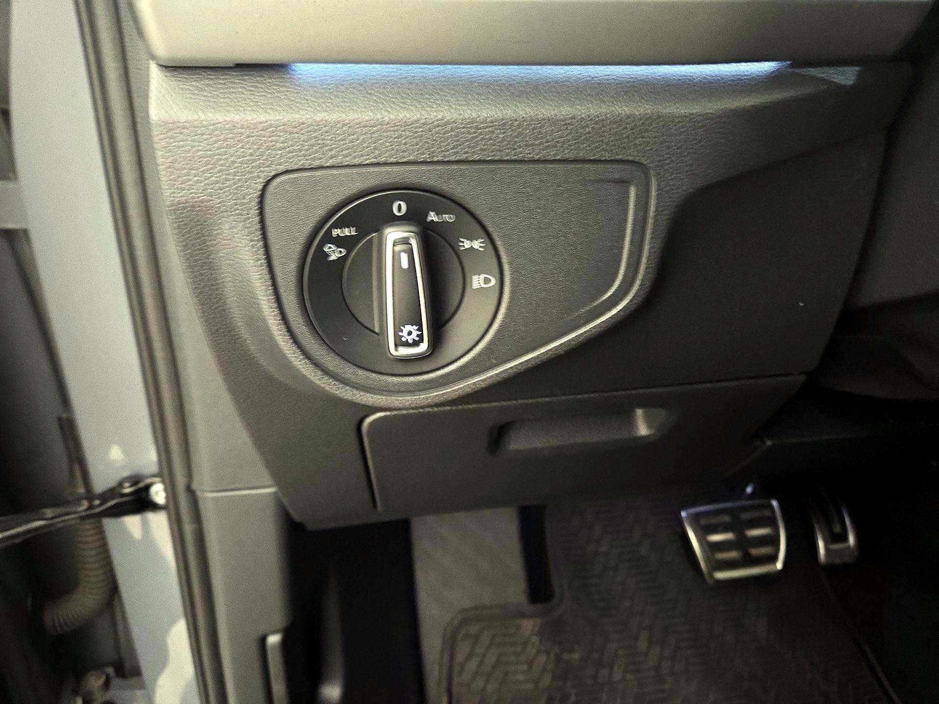 Thumbnail: 2021 Volkswagen Atlas - 13