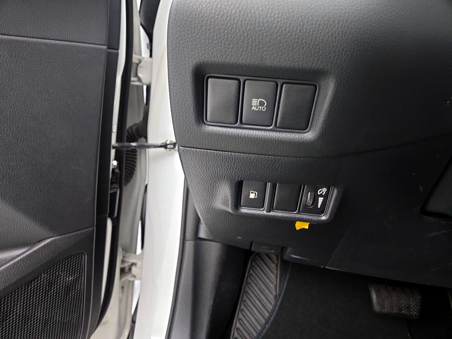 Thumbnail: 2021 Toyota C-HR - 13