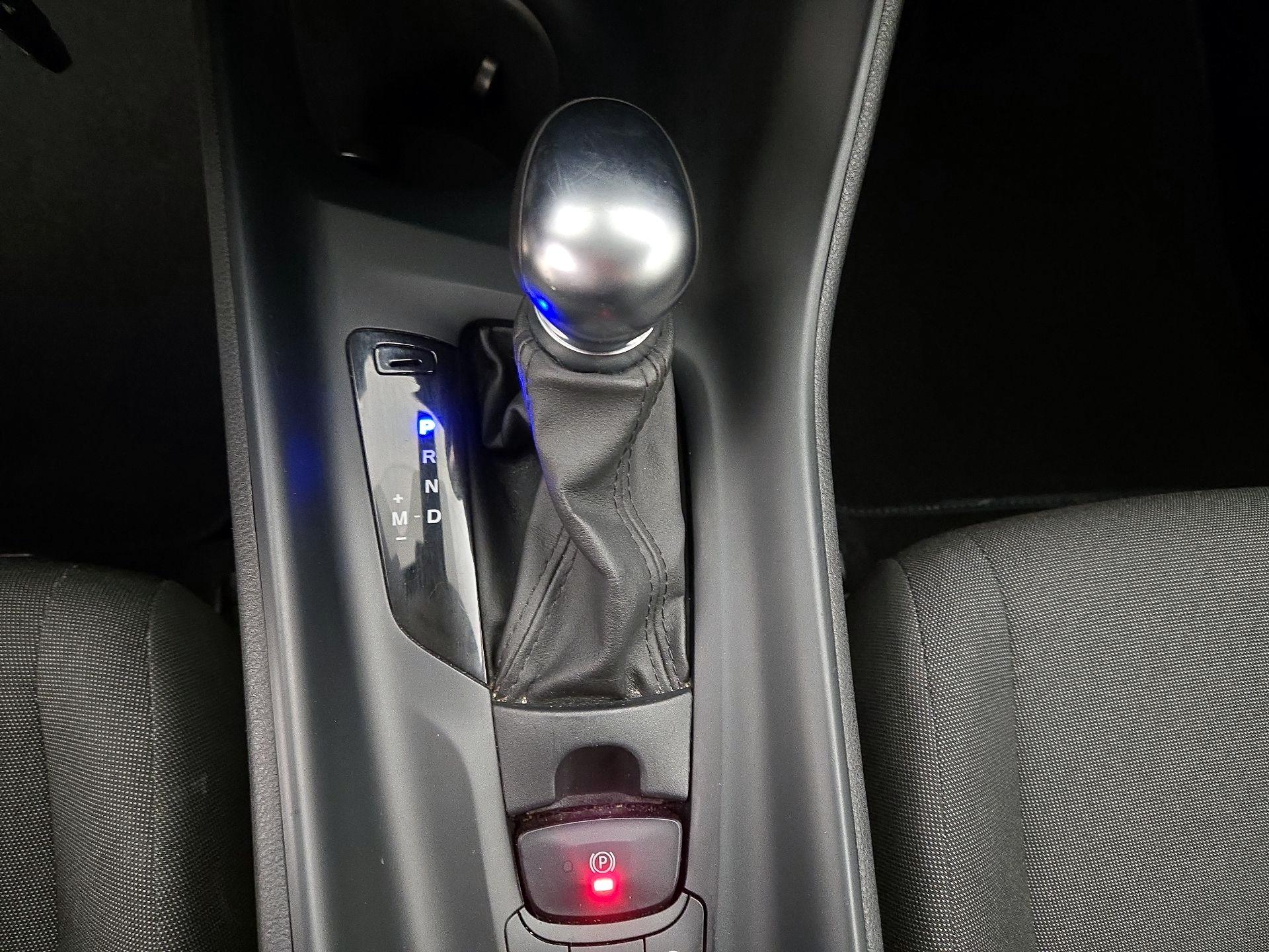 Thumbnail: 2021 Toyota C-HR - 17