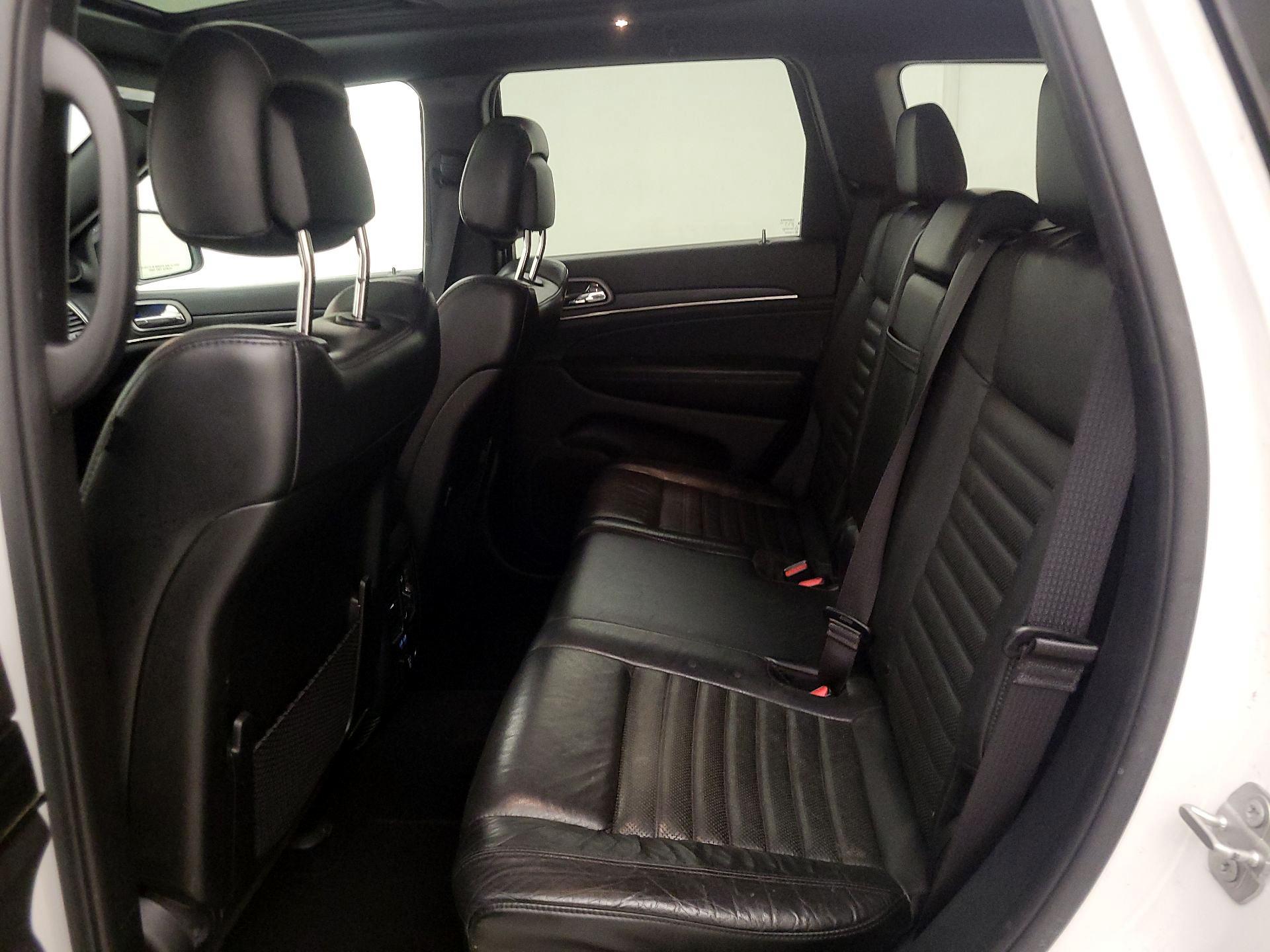 Thumbnail: 2020 Jeep Grand Cherokee - 20