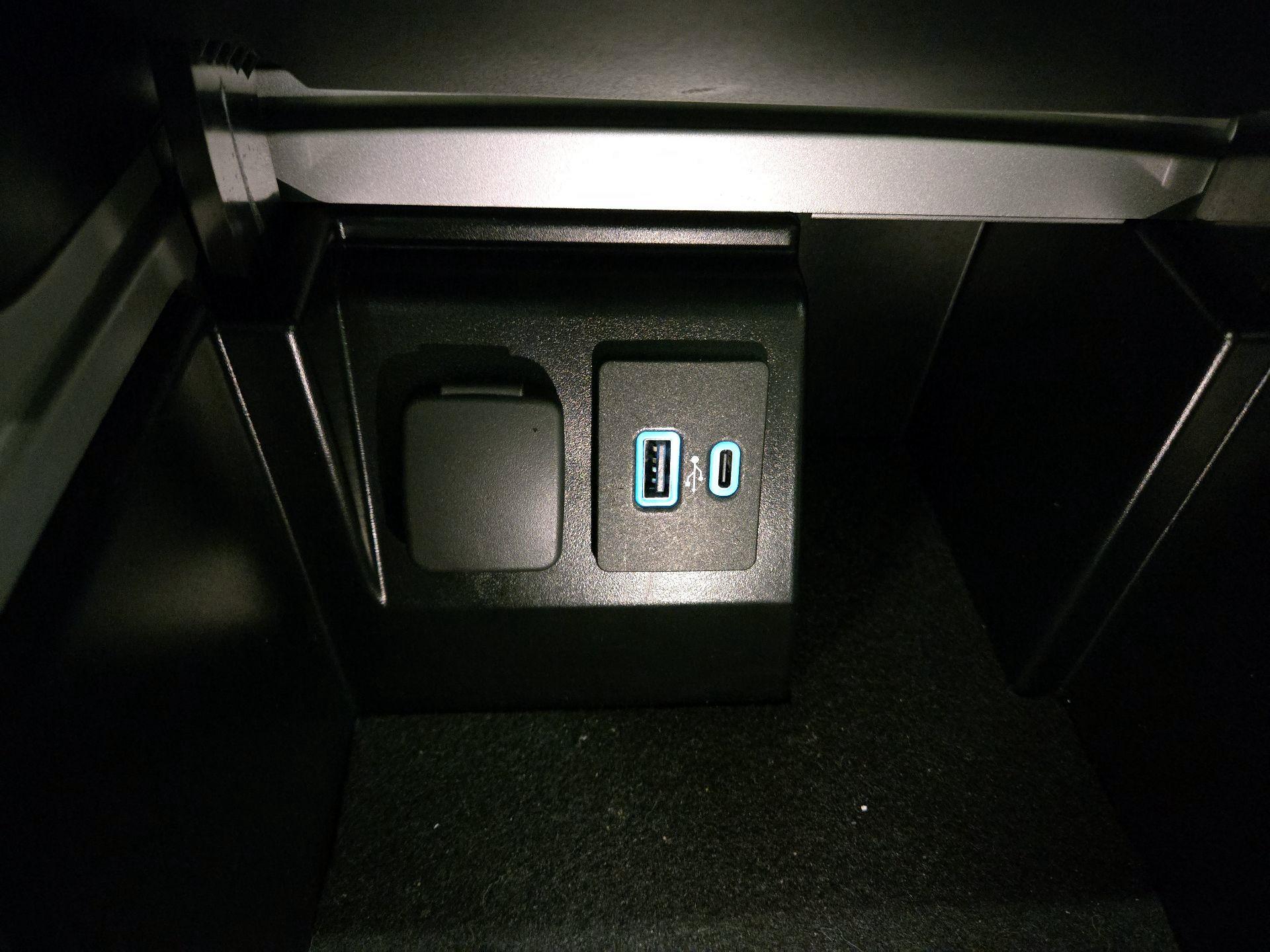 Thumbnail: 2021 Ford Explorer - 18