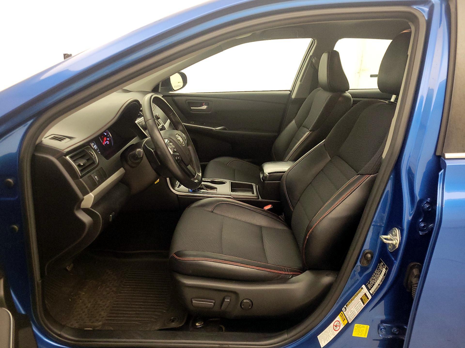 Thumbnail: 2017 Toyota Camry - 11