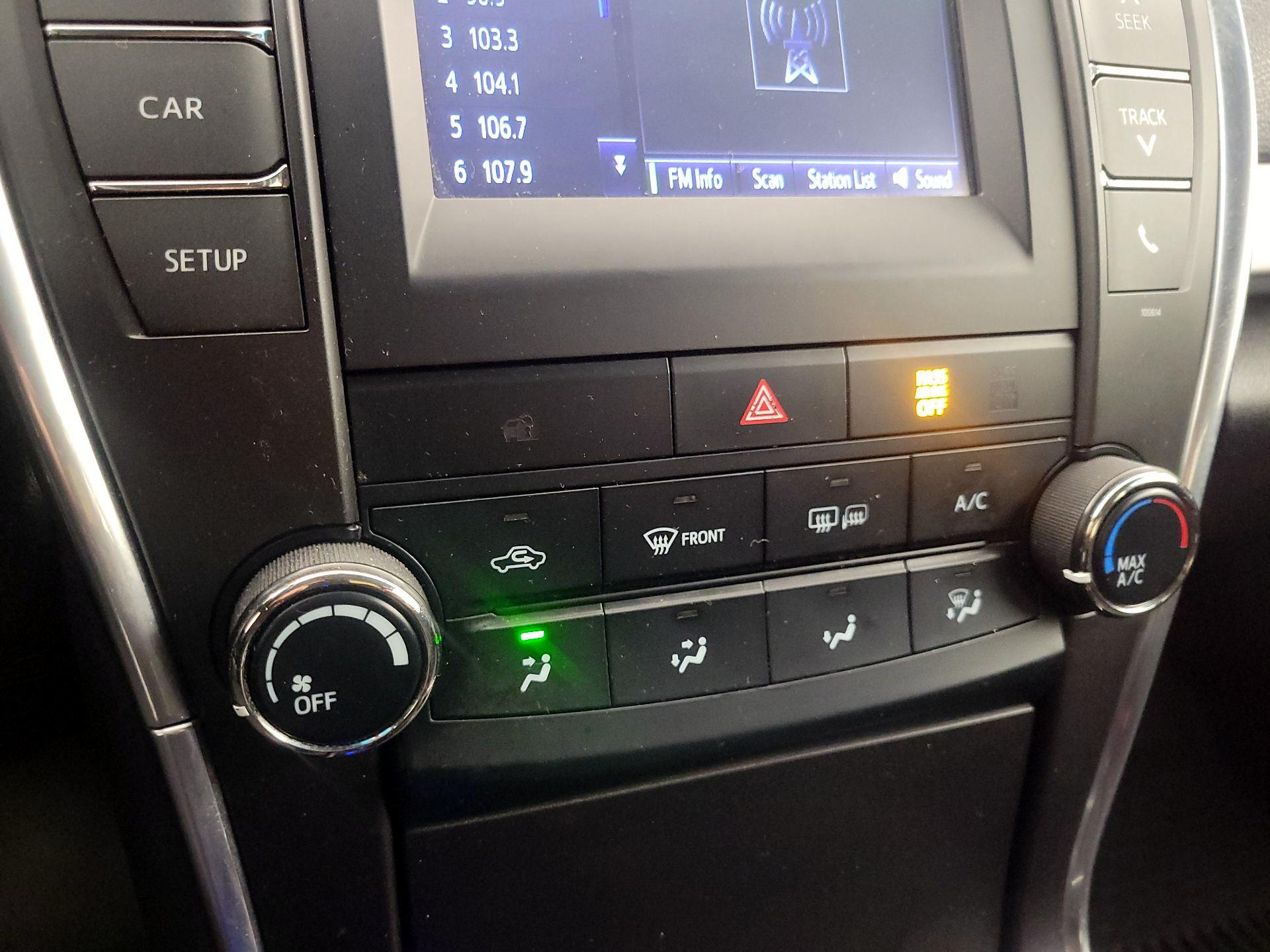 Thumbnail: 2017 Toyota Camry - 16