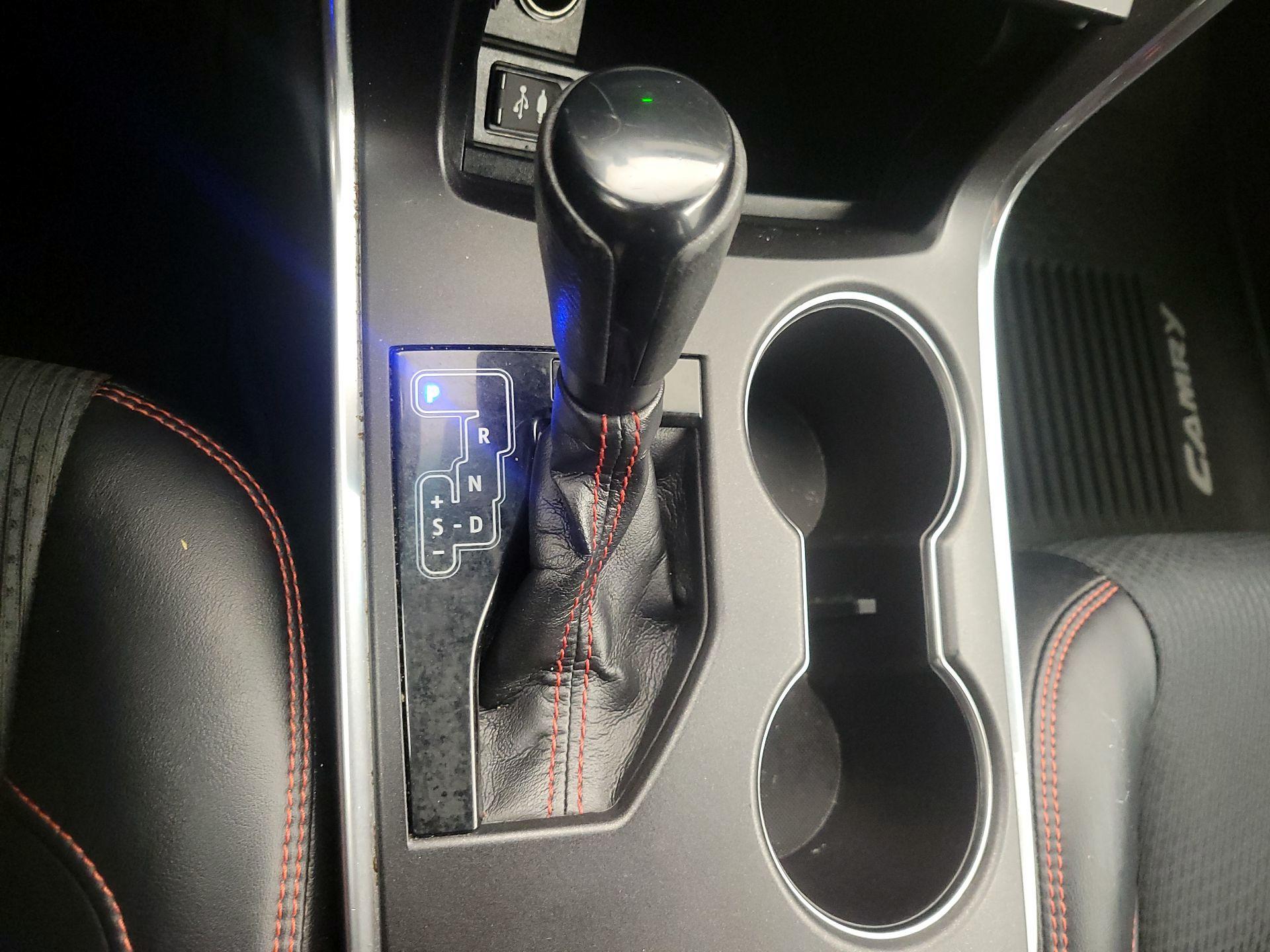 Thumbnail: 2017 Toyota Camry - 17