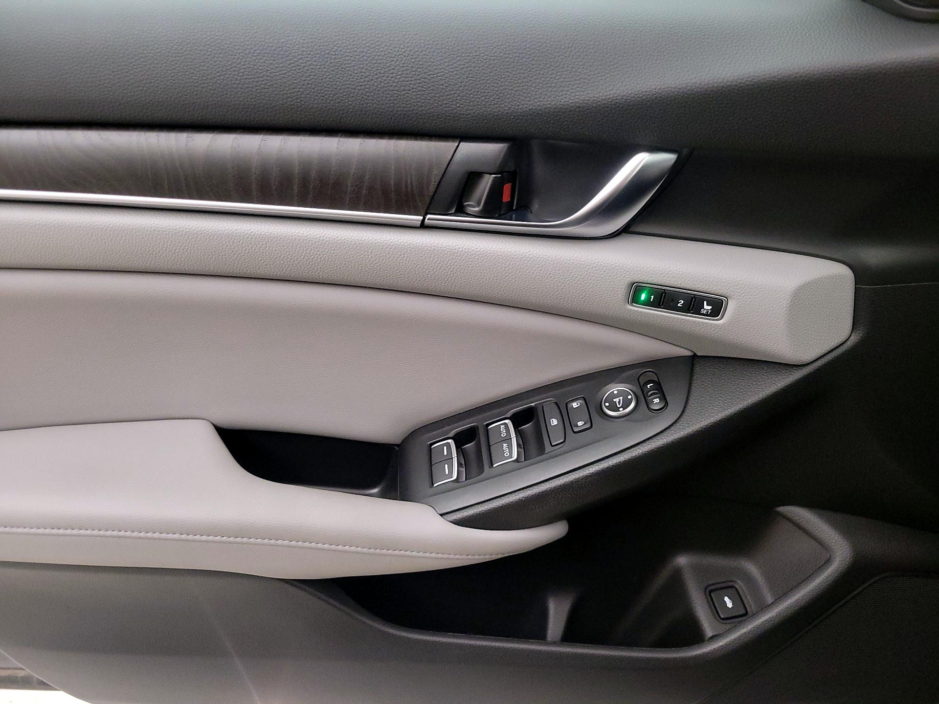 Thumbnail: 2018 Honda Accord - 12
