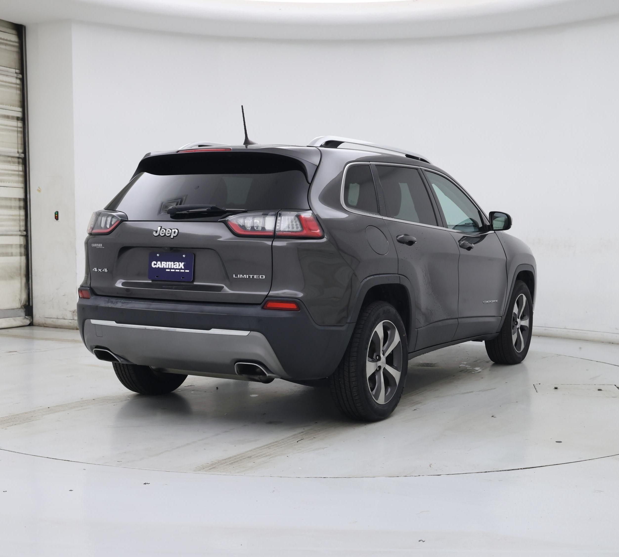 Thumbnail: 2019 Jeep Cherokee - 8