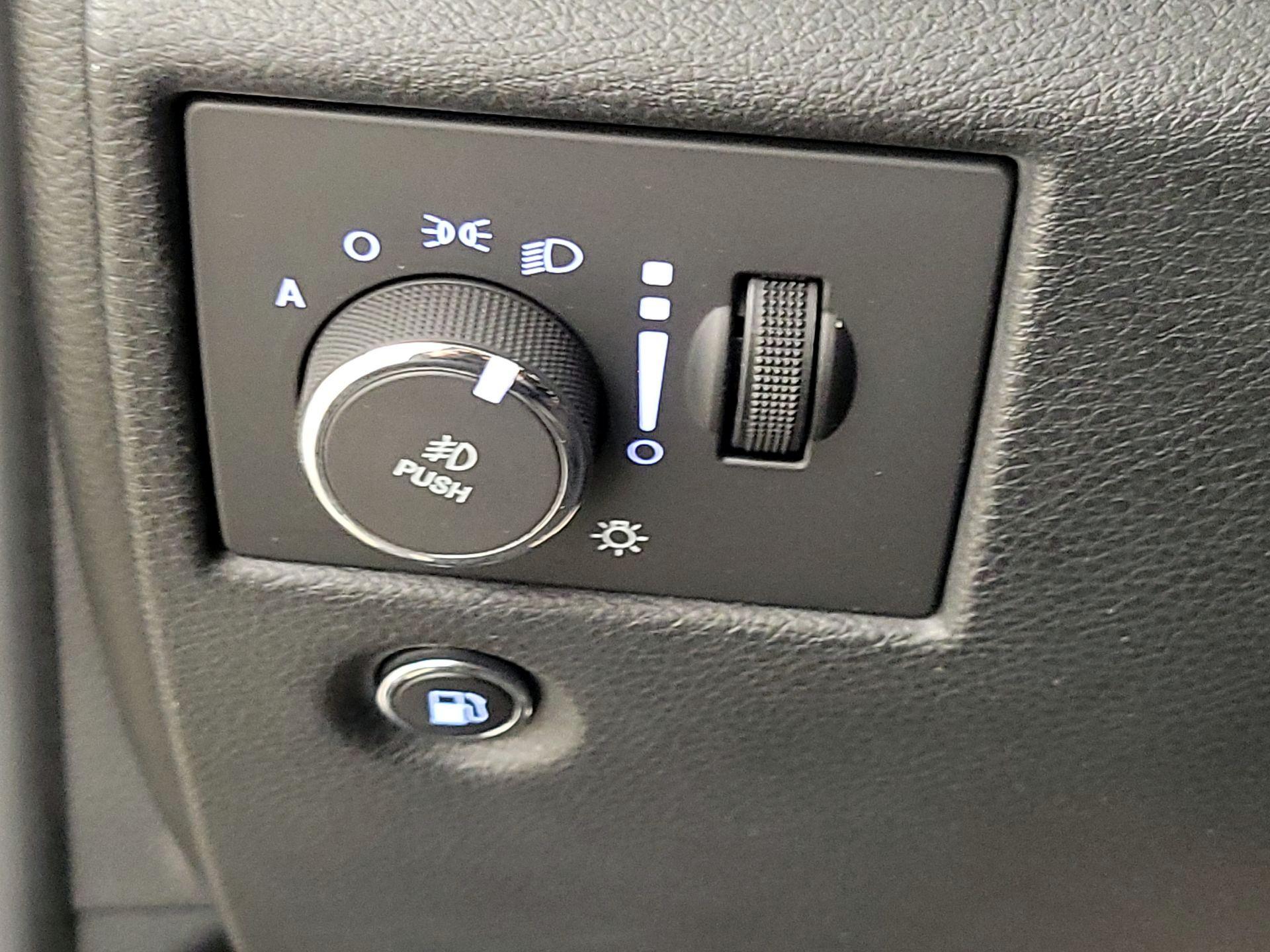 Thumbnail: 2016 Jeep Grand Cherokee - 13