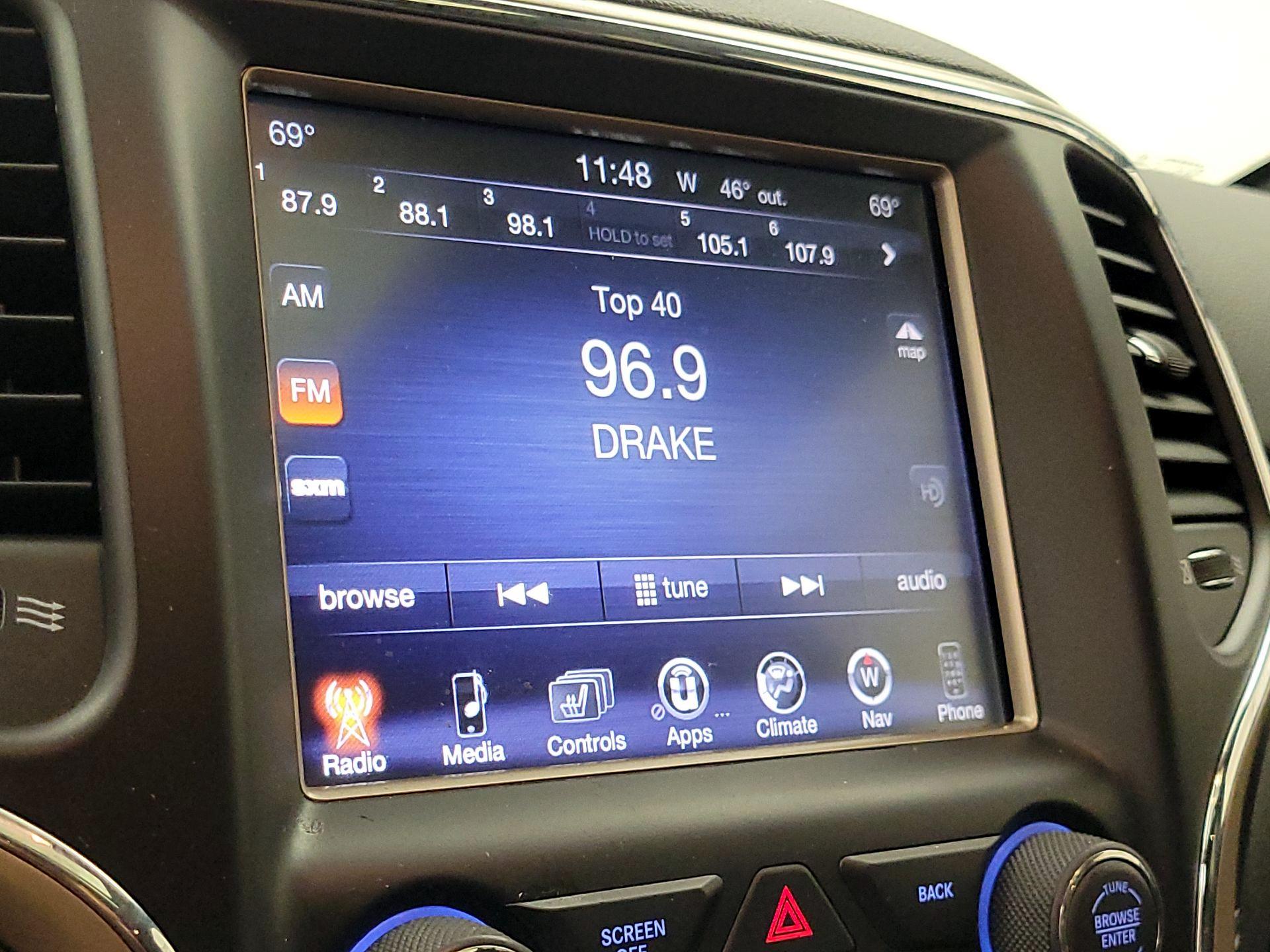 Thumbnail: 2016 Jeep Grand Cherokee - 15