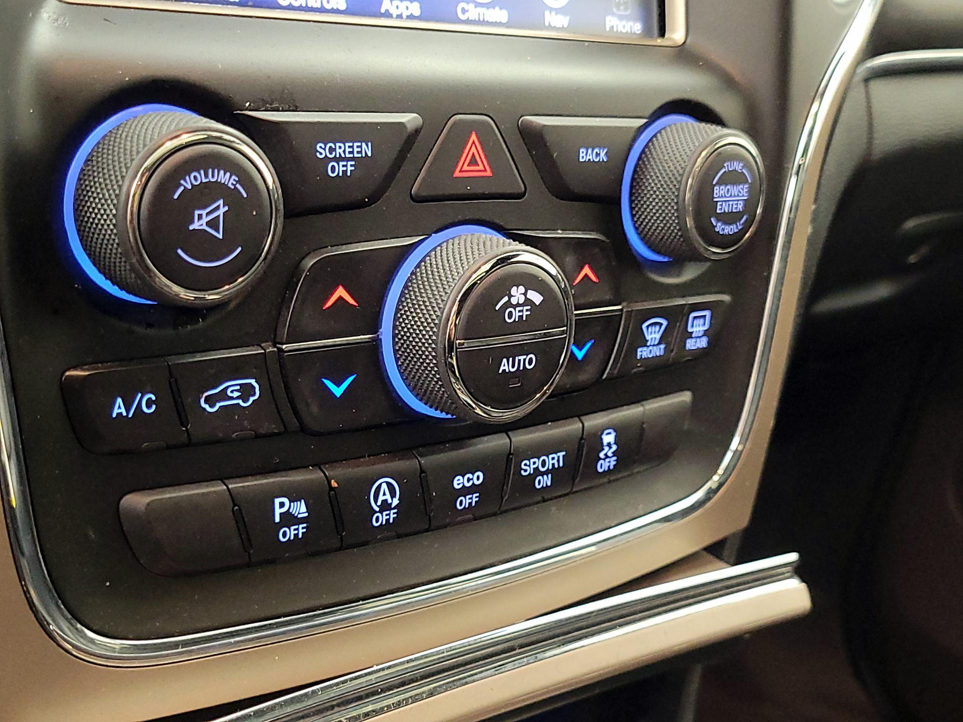 Thumbnail: 2016 Jeep Grand Cherokee - 16