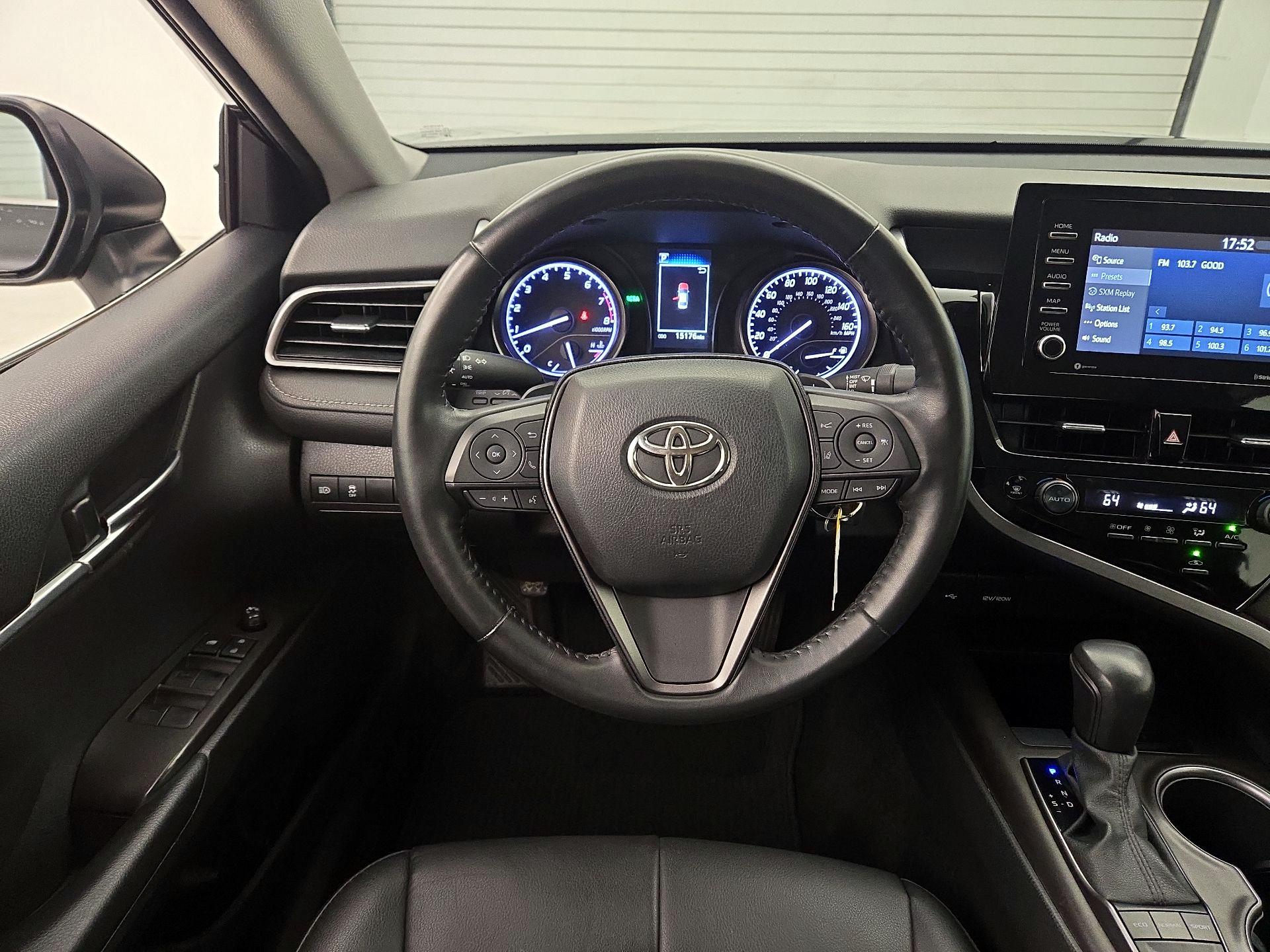 Thumbnail: 2022 Toyota Camry - 10