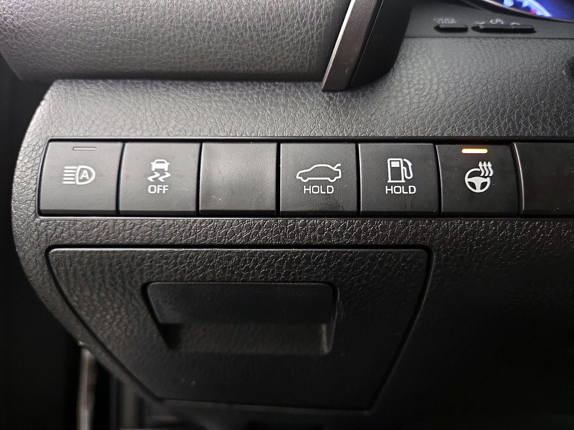 Thumbnail: 2022 Toyota Camry - 13