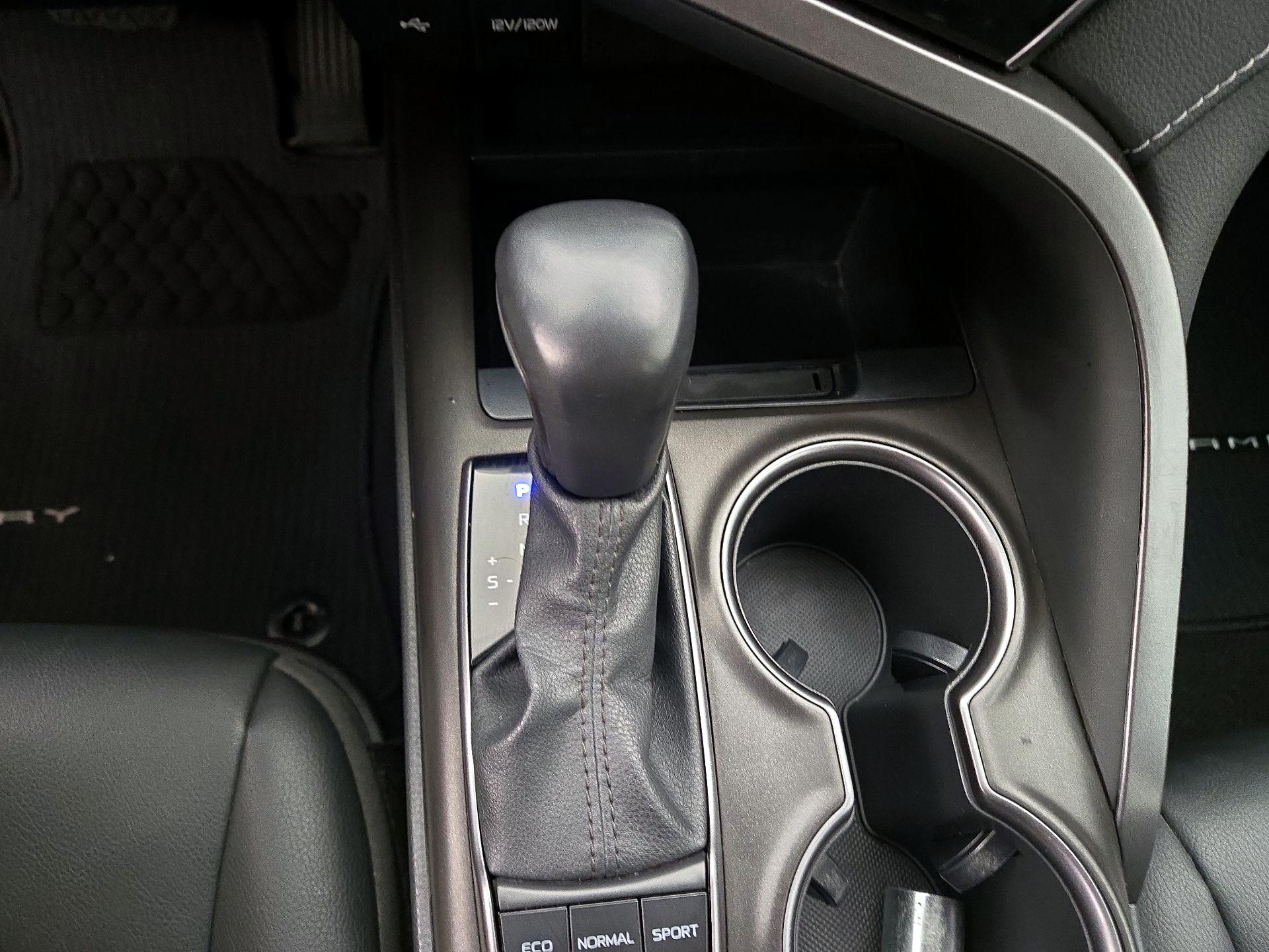 Thumbnail: 2022 Toyota Camry - 17