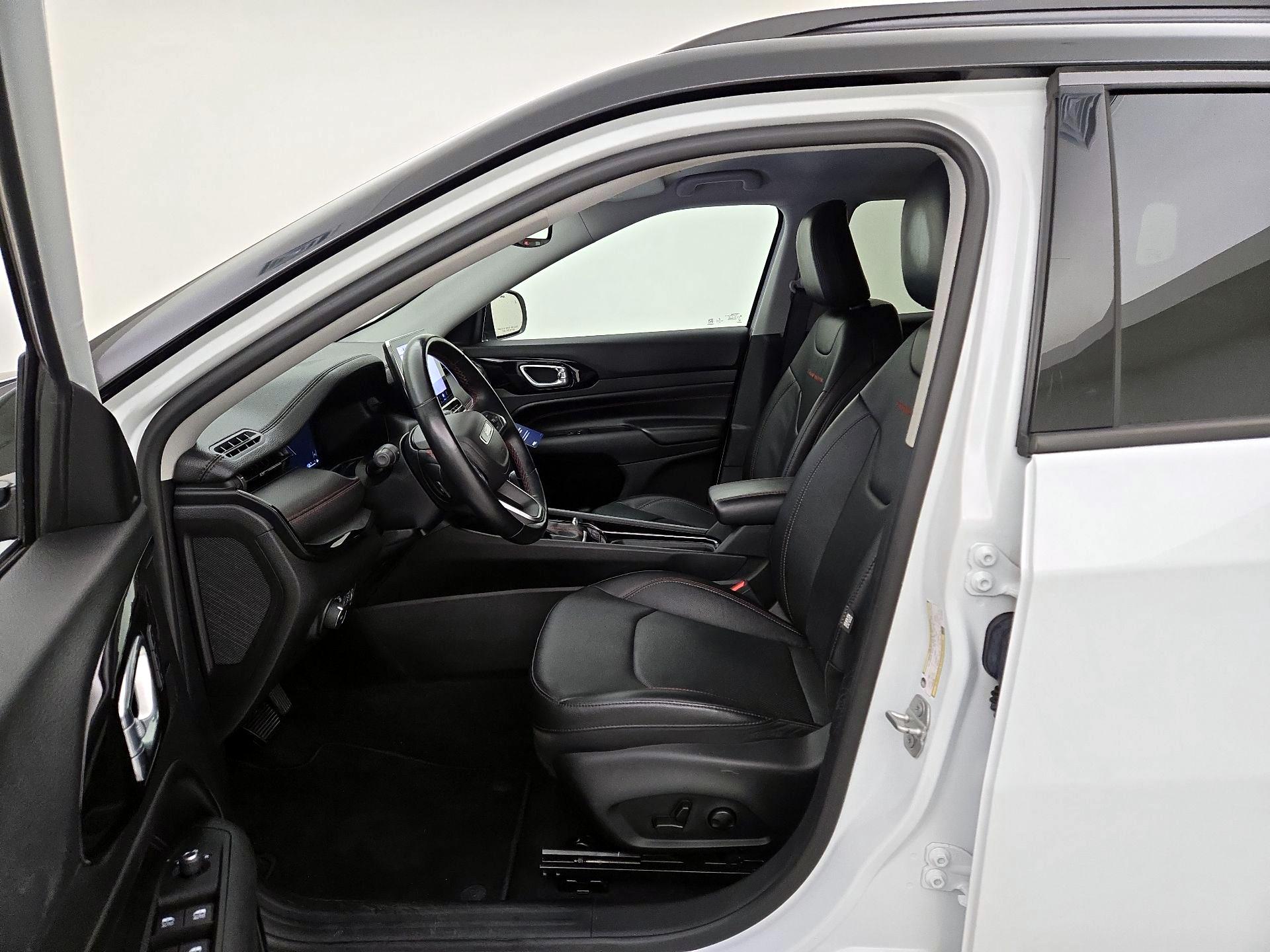 Thumbnail: 2022 Jeep Compass - 11