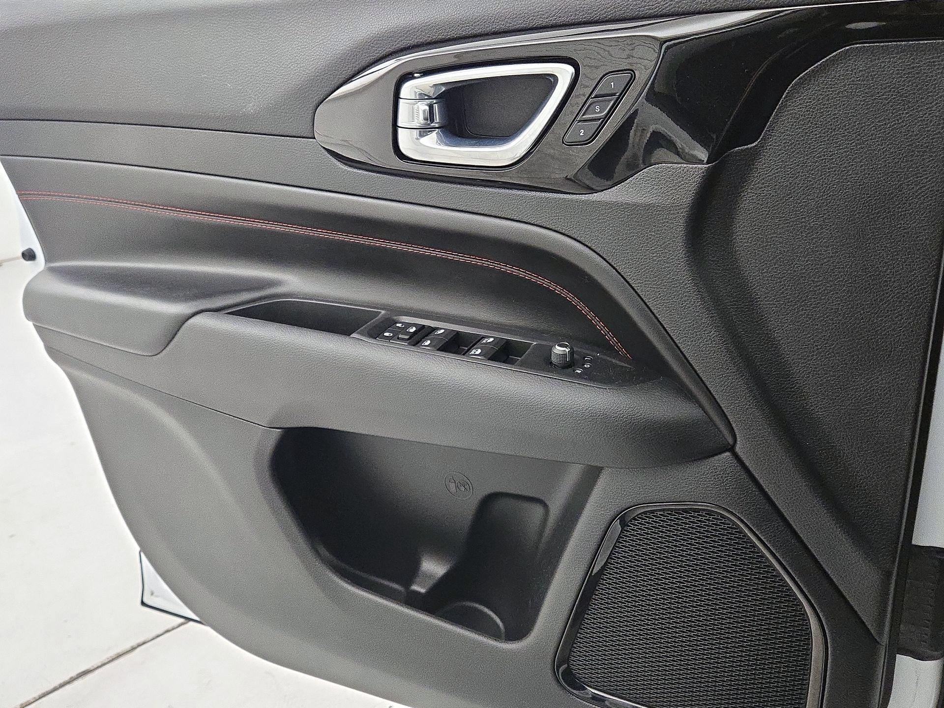 Thumbnail: 2022 Jeep Compass - 12