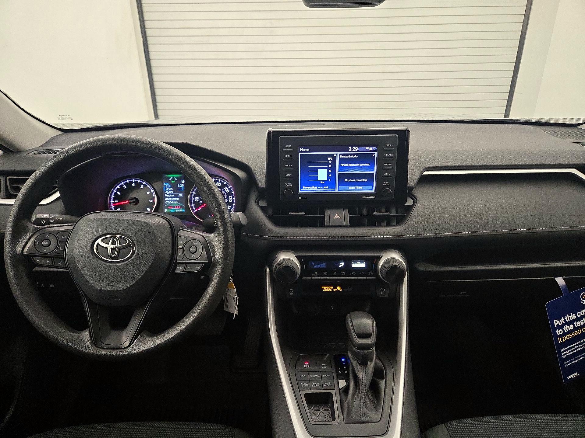 Thumbnail: 2022 Toyota RAV4 - 9