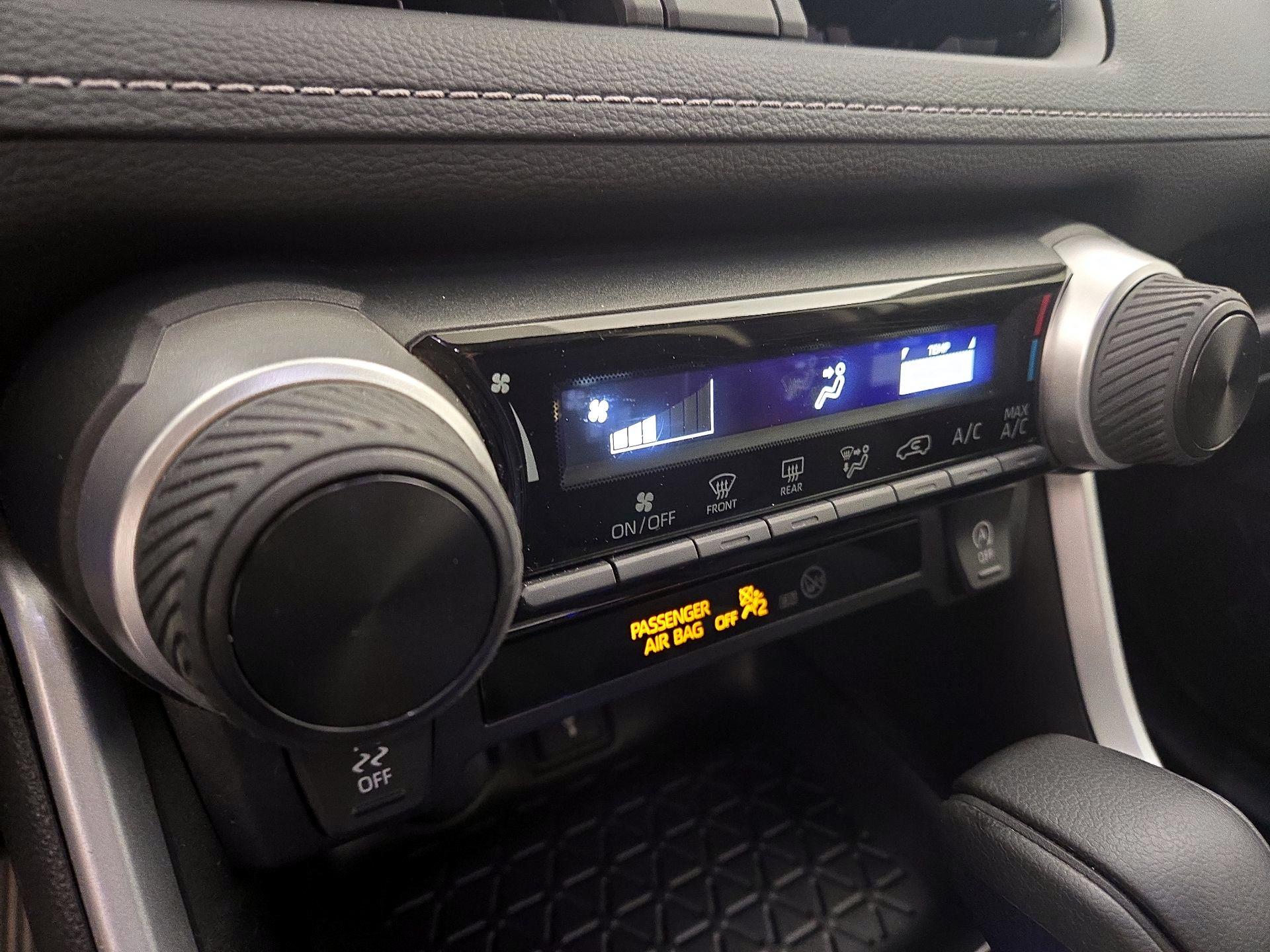 Thumbnail: 2022 Toyota RAV4 - 16