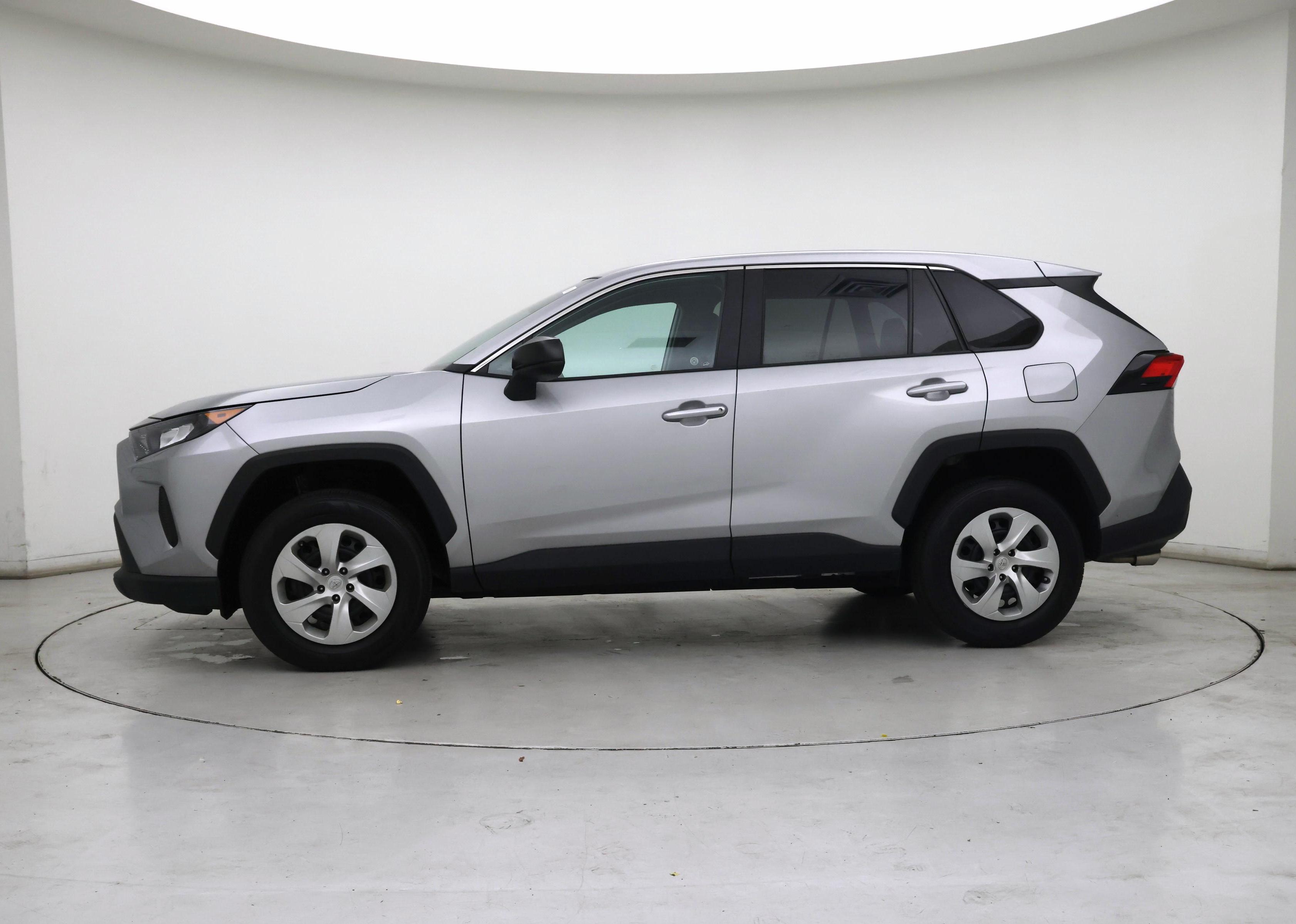 Thumbnail: 2022 Toyota RAV4 - 3