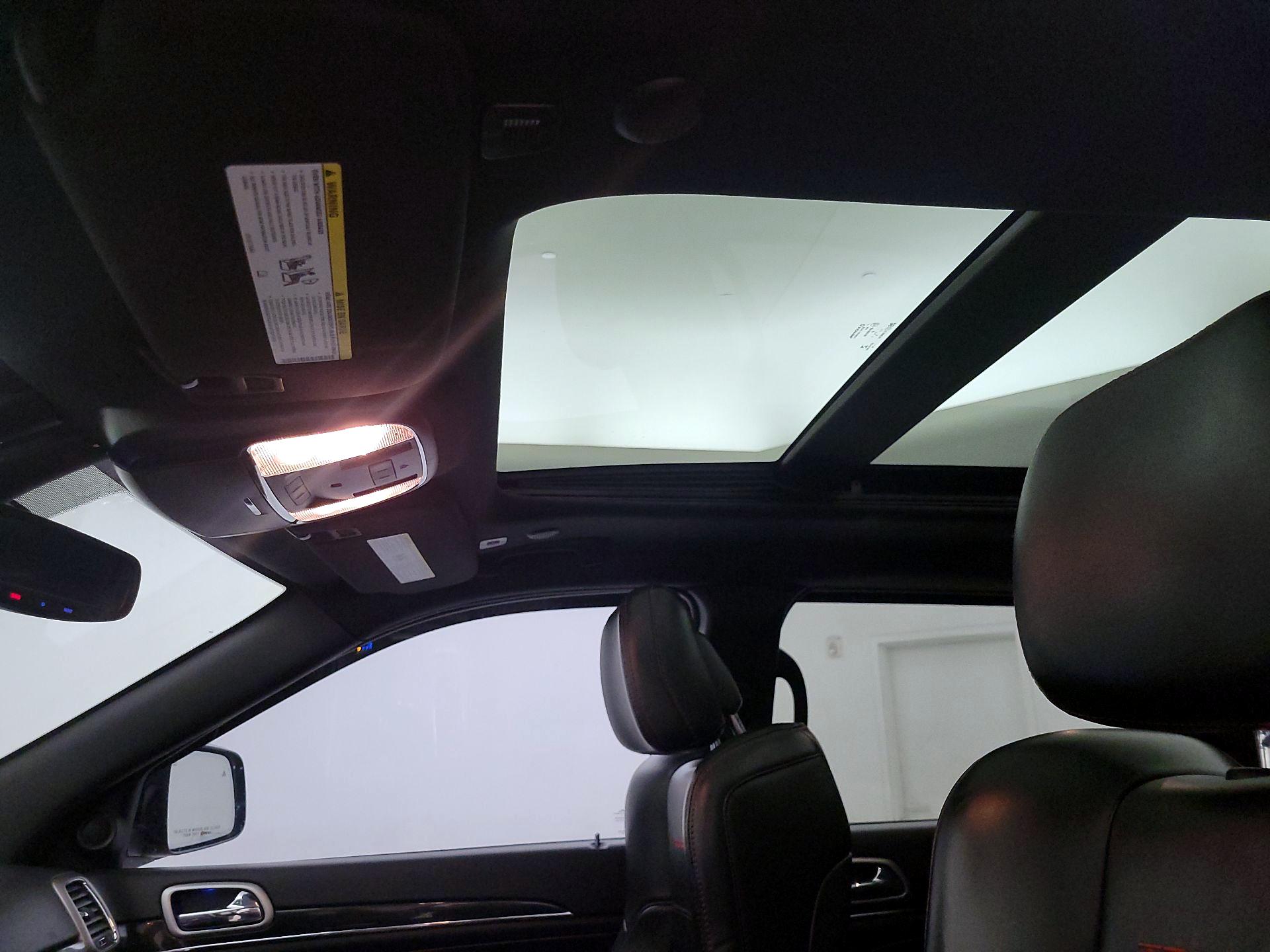 Thumbnail: 2018 Jeep Grand Cherokee - 17