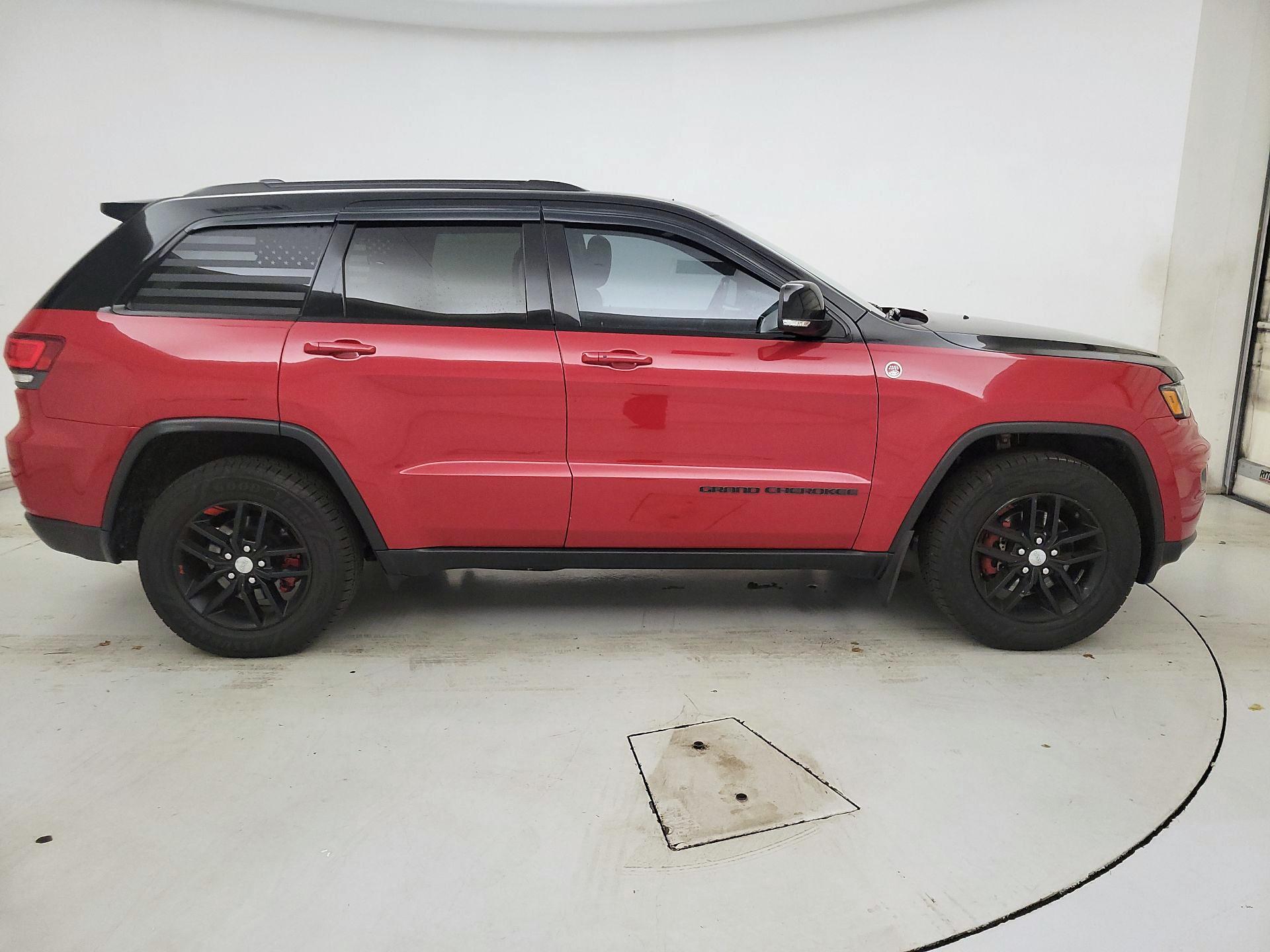 Thumbnail: 2018 Jeep Grand Cherokee - 4