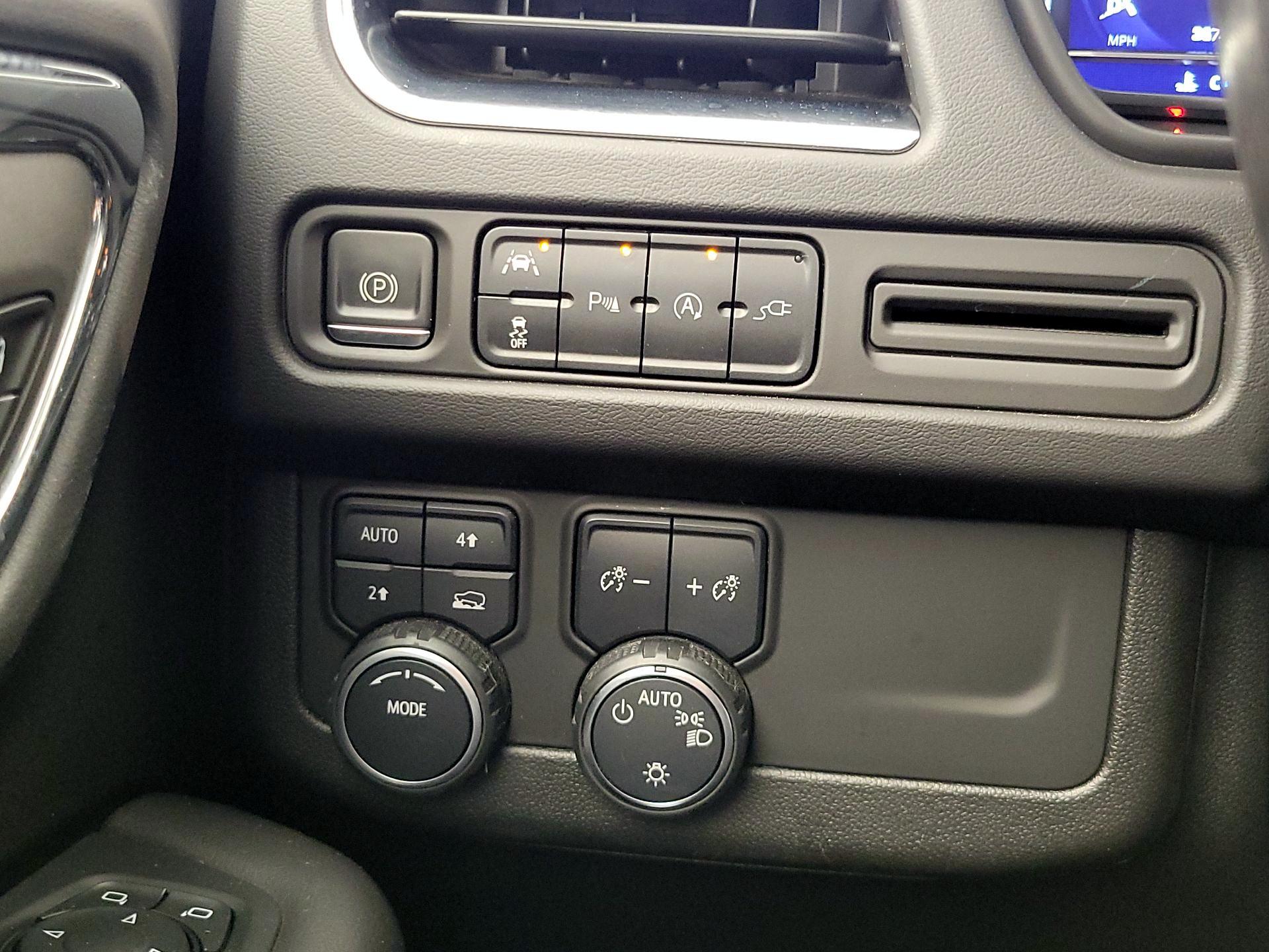 Thumbnail: 2022 Chevrolet Suburban - 13