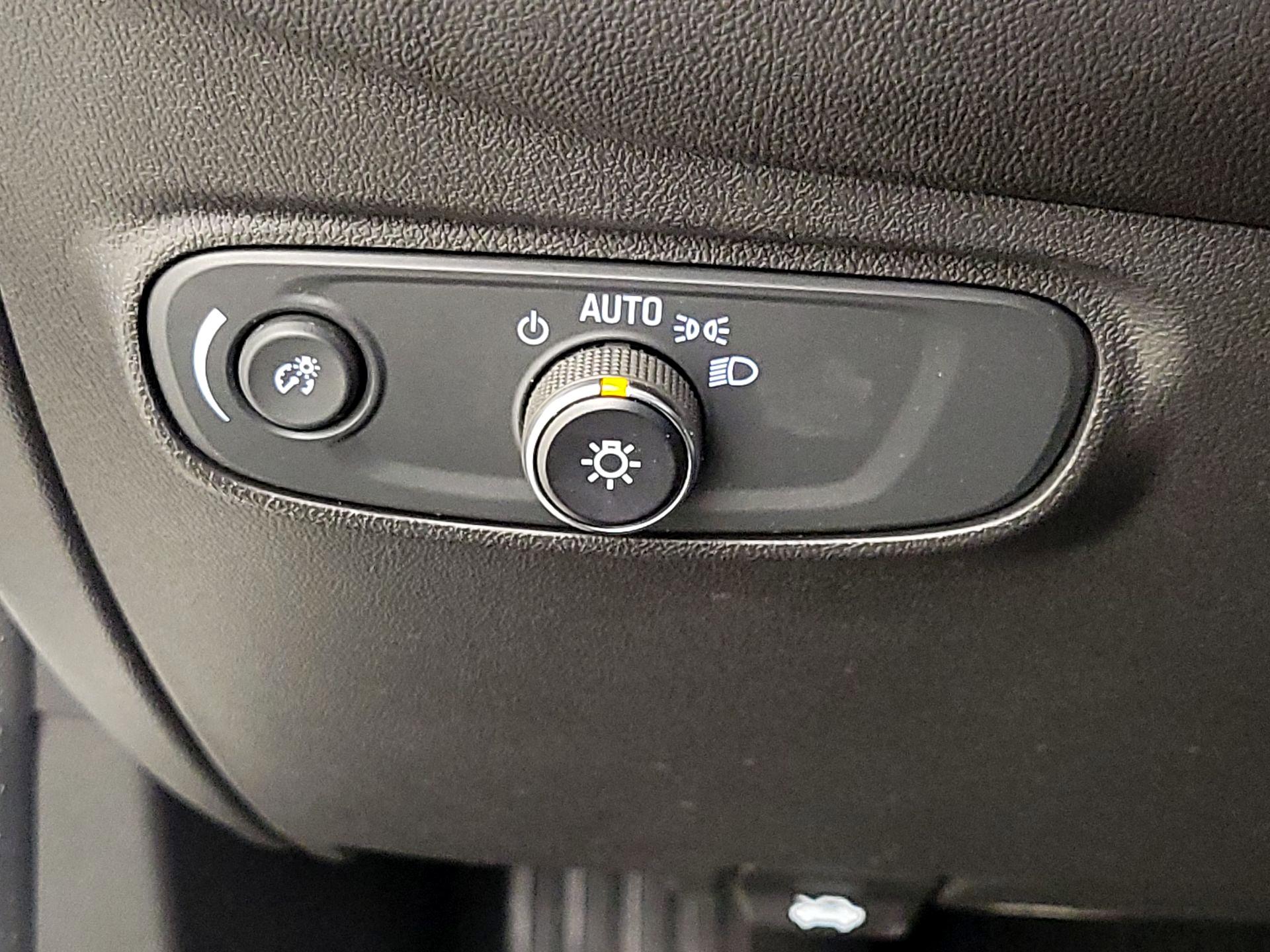 Thumbnail: 2020 Chevrolet Equinox - 13