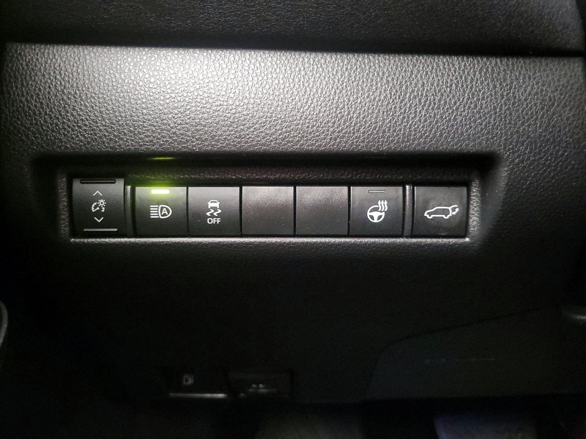 Thumbnail: 2021 Toyota Venza - 13