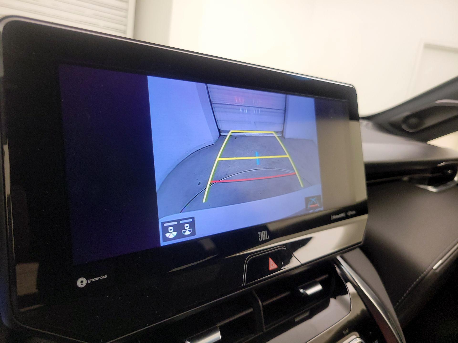 Thumbnail: 2021 Toyota Venza - 15